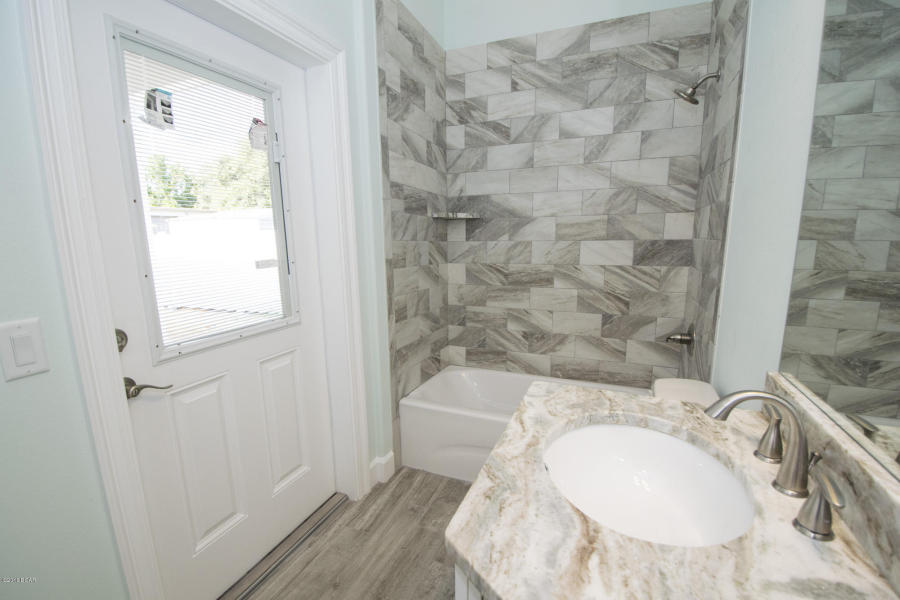 GRAND LAGOON SHORES UNIT 11 - Residential