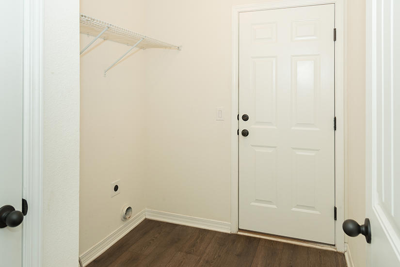 NAVARRE S/D 2ND ADDN - Residential Lease