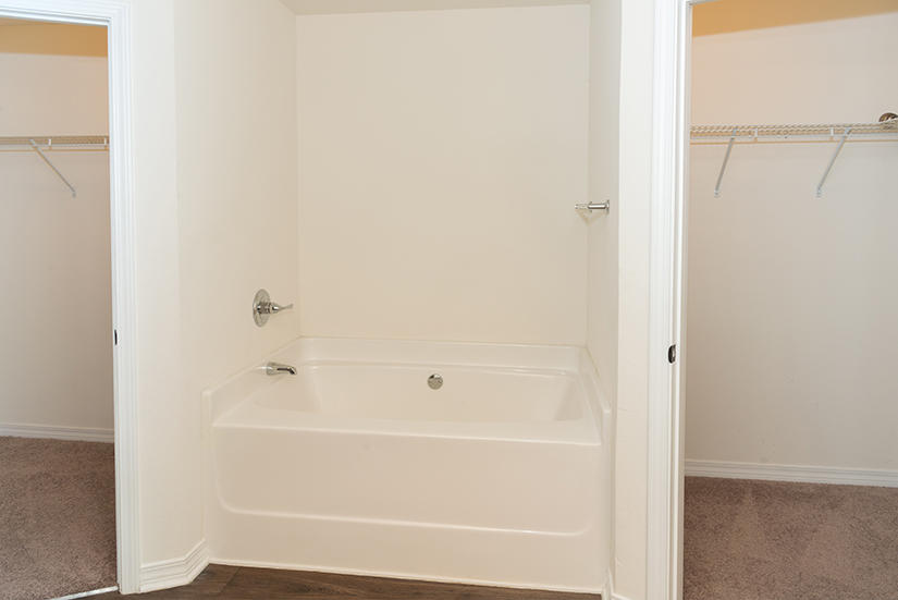 NAVARRE S/D 2ND ADDN - Residential Lease