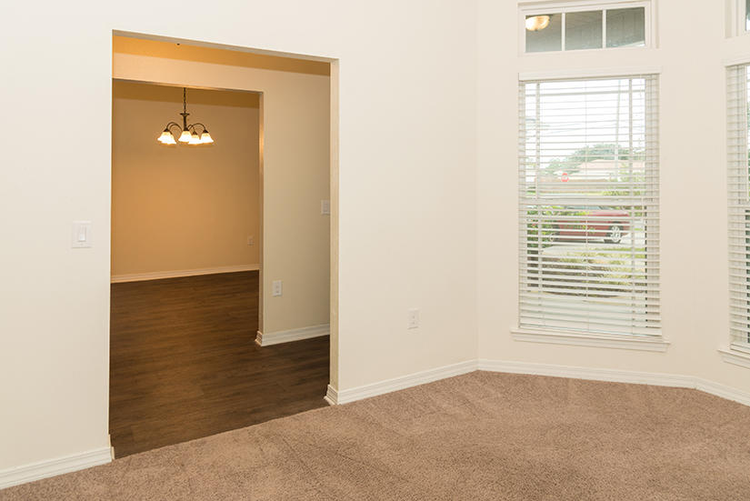 NAVARRE S/D 2ND ADDN - Residential Lease