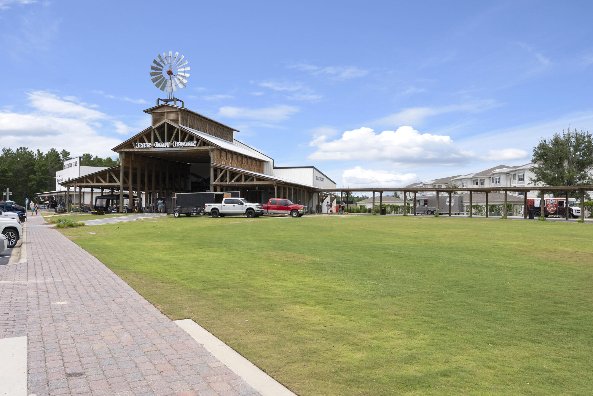 HAMMOCK BAY - Residential