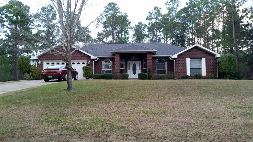2159 SQ.FT., 4BR/2BA SPLIT PLAN ON BEAUTIFUL HOLLEY BY THE SEA LOT. FEATURES COVERED, SCREENED-IN PORCH, FORMAL DINING ROOM, EAT-IN KITCHEN WITH OAK CABINETS, GRANITE COUNTERTOPS AND BUILT IN MICROWAVE, LARGE GREAT ROOM W/ TILE FIREPLACE AND VAULTED CEILING , 4TH BEDROOM/STUDY, MASTER SUITE W/ TREY CEILING, MASTER BATH W/ SEPARATE TILE SHOWER & GARDEN TUB AND HIS AND HERS WALK-IN CLOSETS. TILE IN ALL WET AREAS. ADDITIONAL FEATURES INCLUDE DECORATIVE BRICK PACKAGE, DIMENSIONAL SHINGLES, GLASS ENTRY FRONT DOOR, CUSTOM BRICK MAILBOX, GARAGE DOOR OPENER, WINDOWS IN THE GARAGE DOOR AND 12 SEER HEATPUMP.