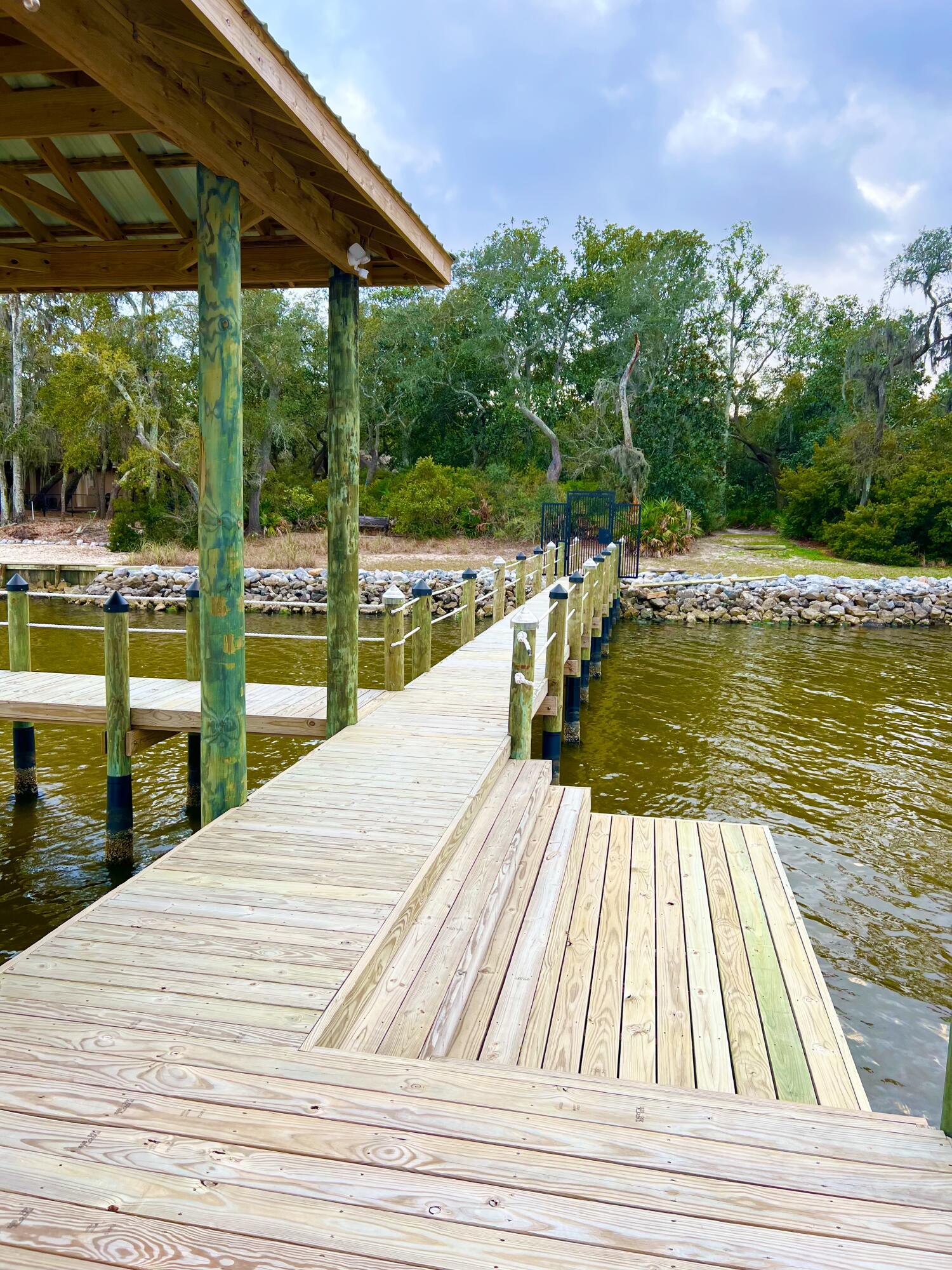 HATCHEE SHORES - Land