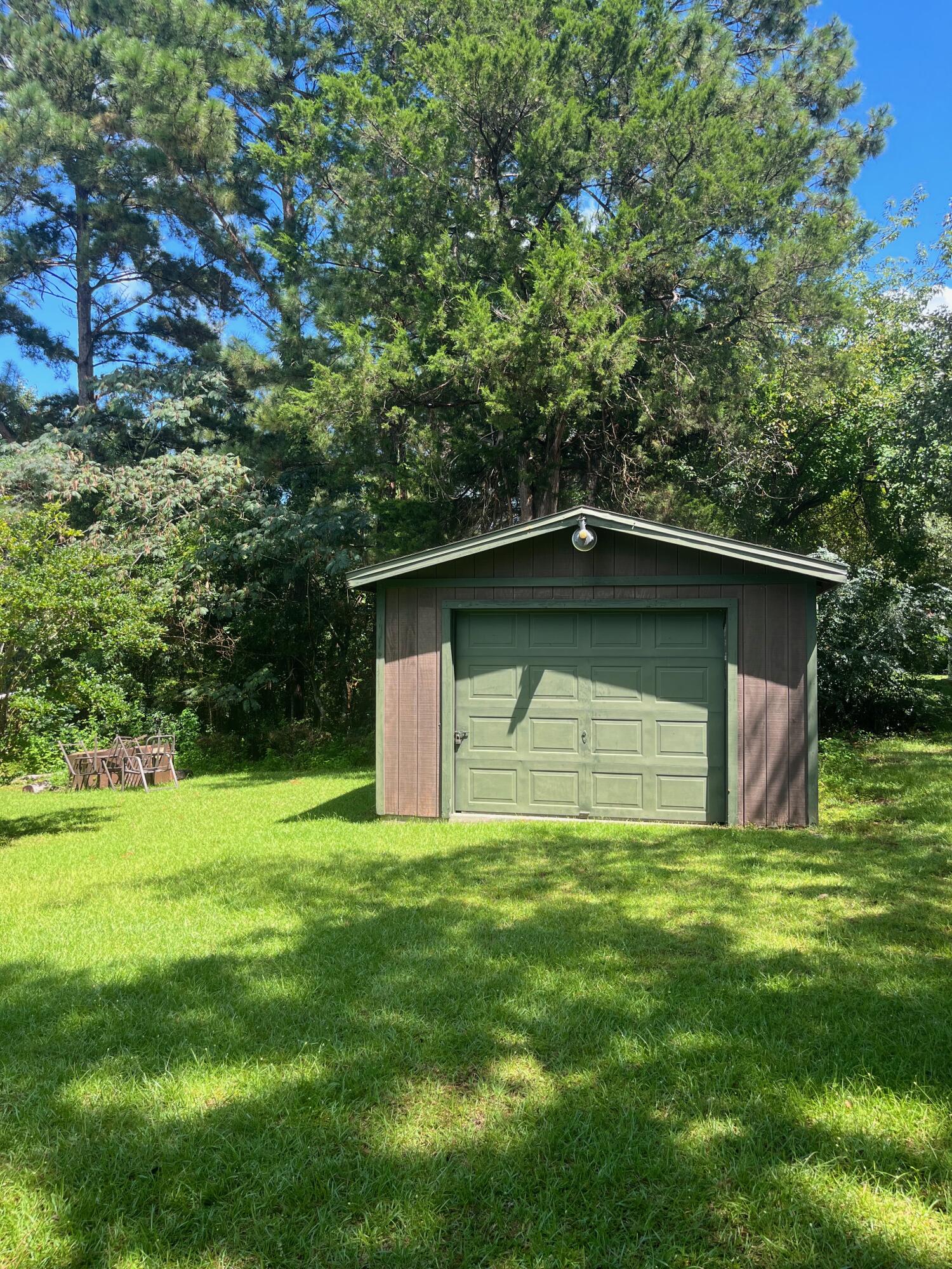 NO RECORDED SUBDIVISION - Residential