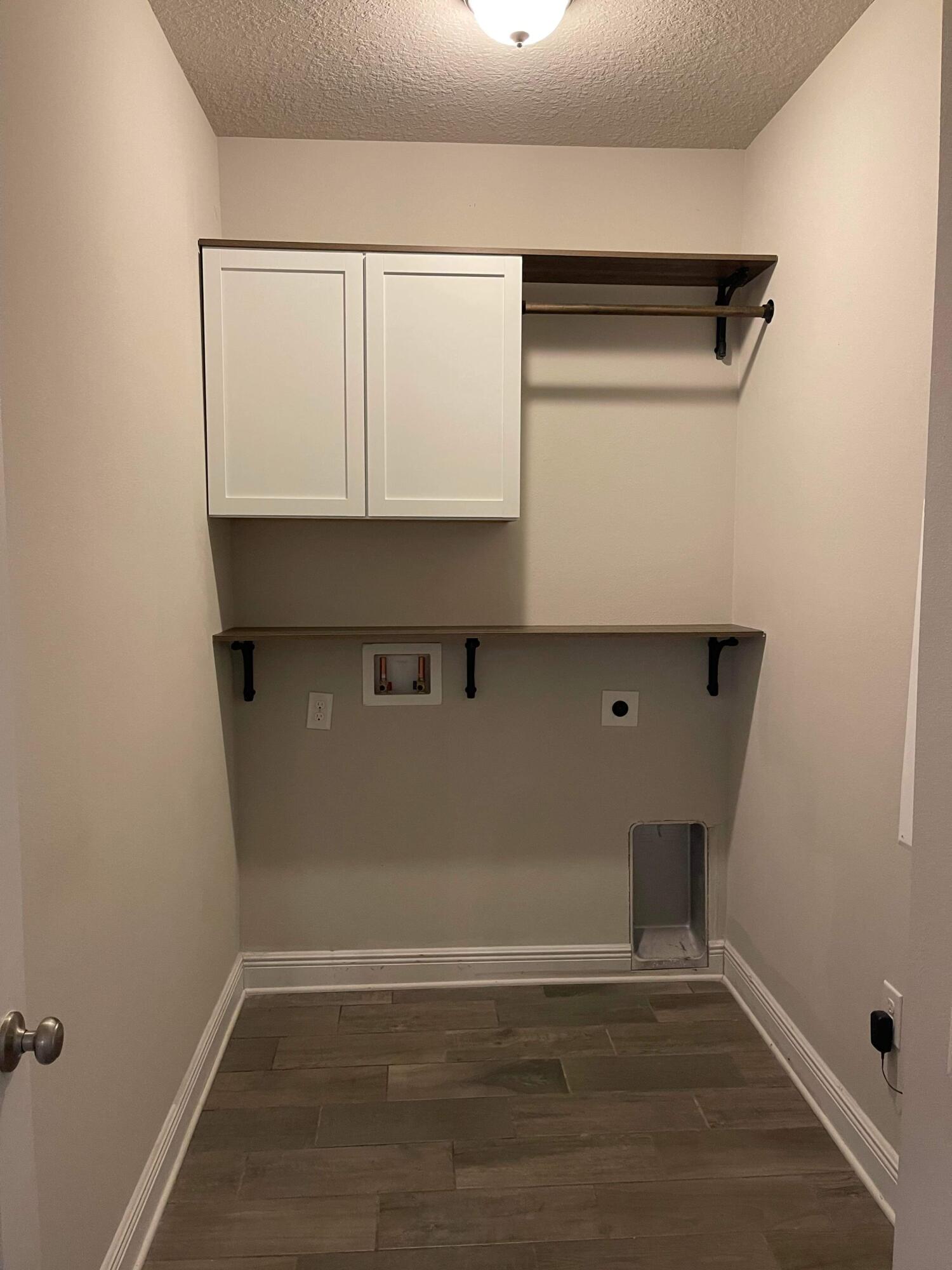 HAMMOCK BAY - Residential Lease