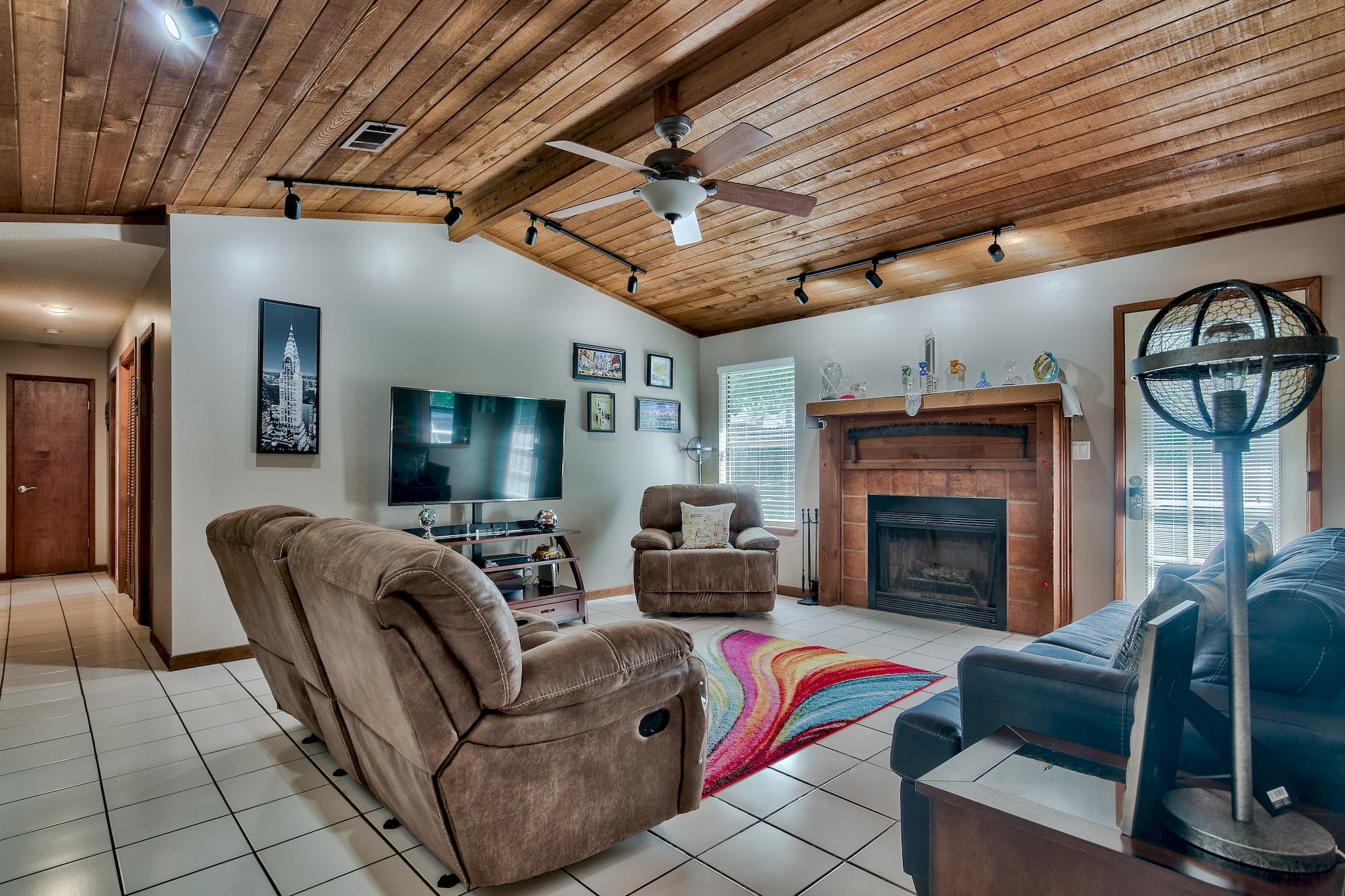 CREEKSIDE 2 - Residential