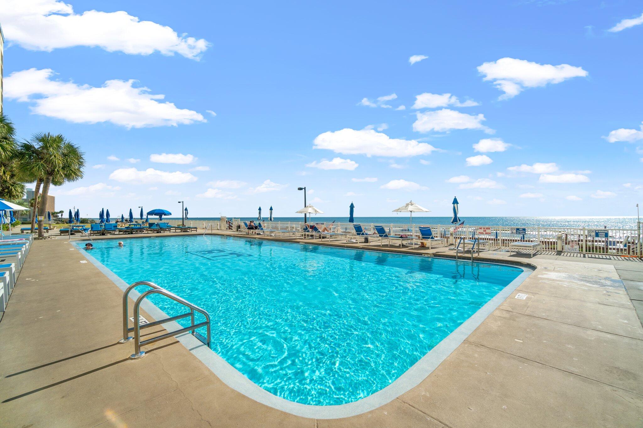 REGENCY TOWERS - Residential