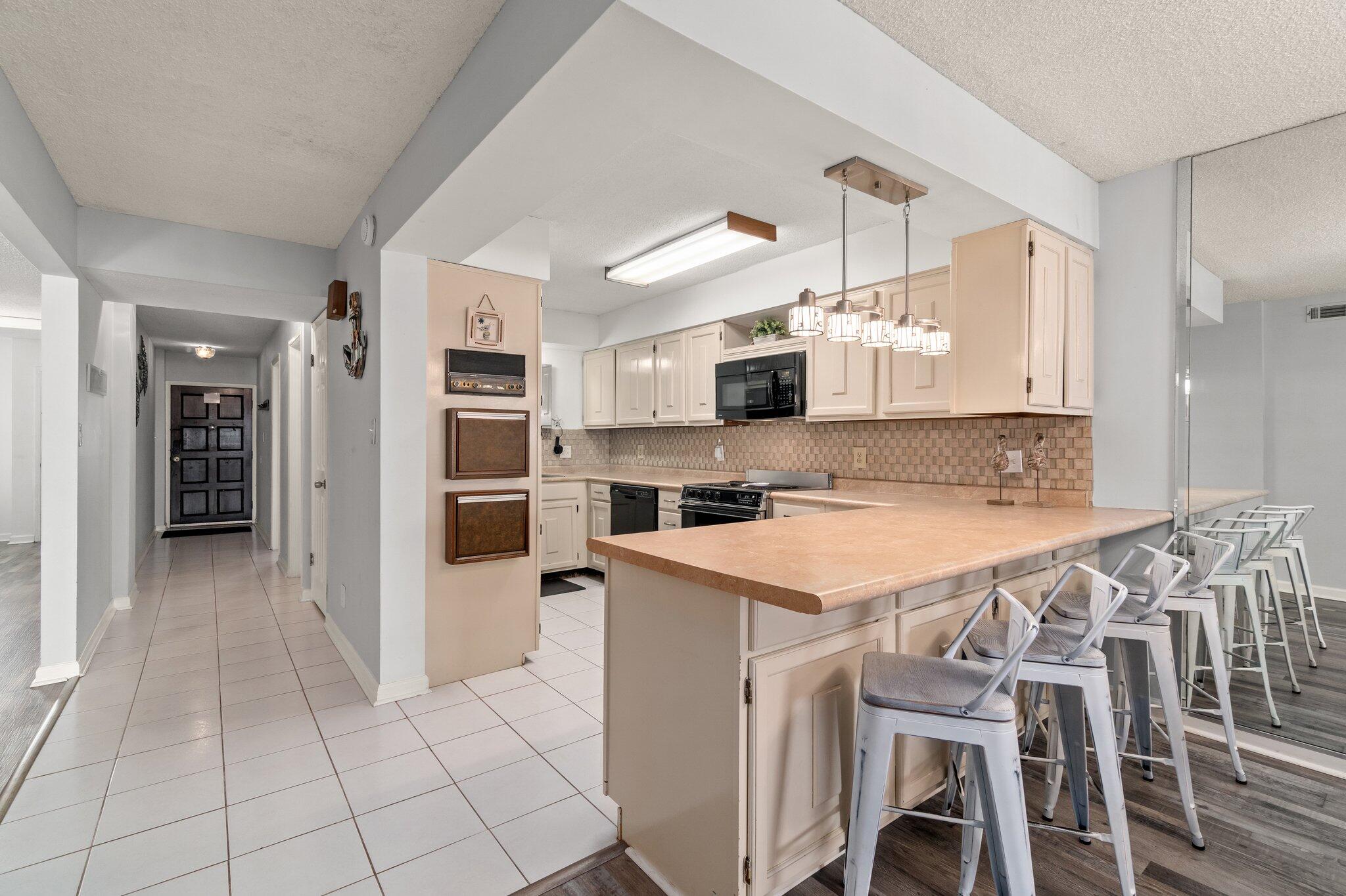 REGENCY TOWERS - Residential