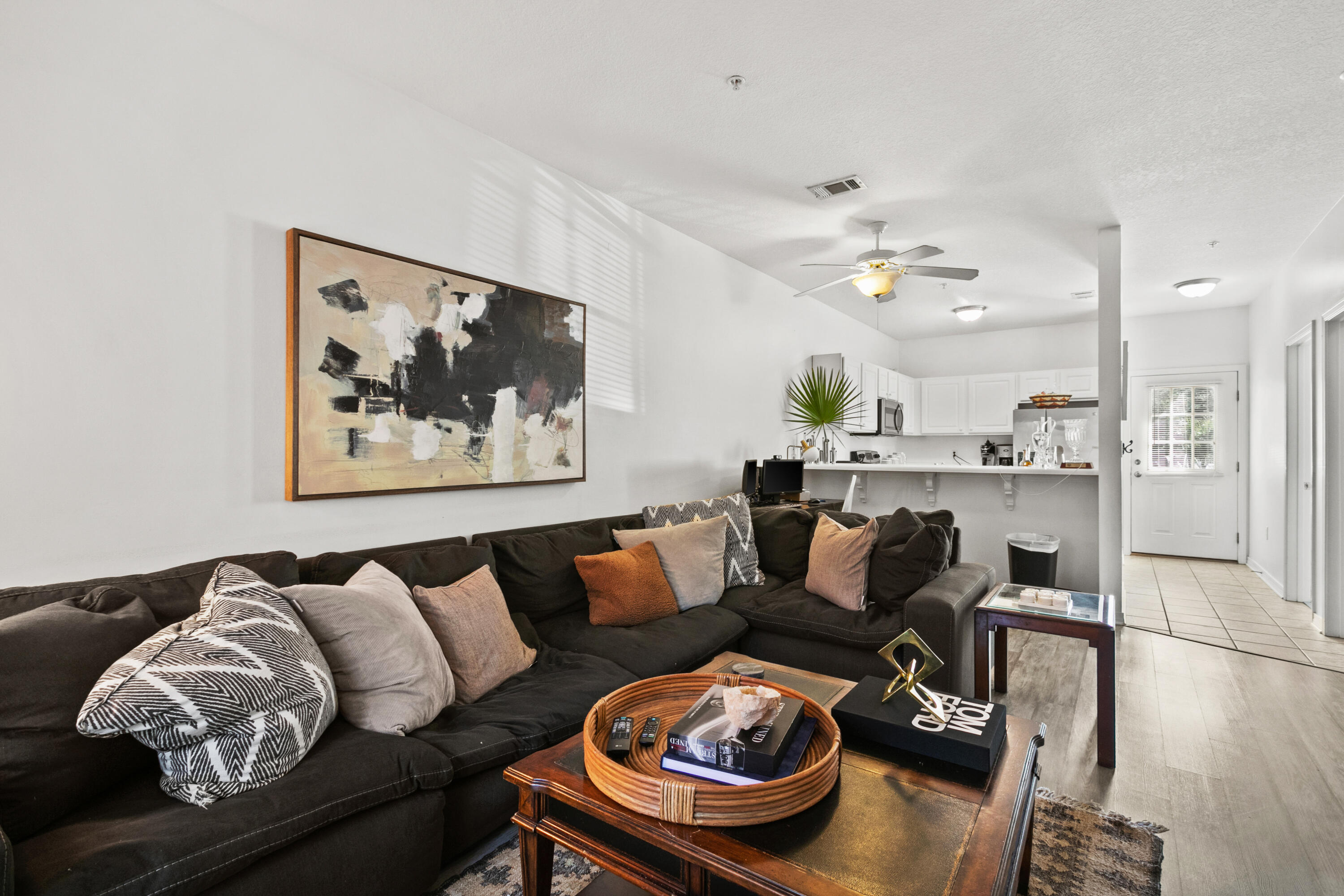 HERONS WATCH CONDO PH 4 - Residential