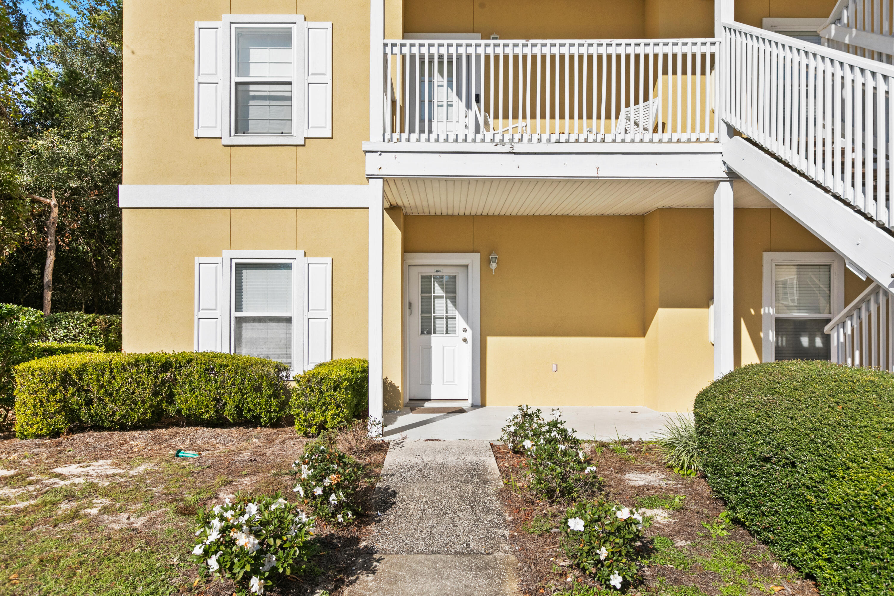 HERONS WATCH CONDO PH 4 - Residential