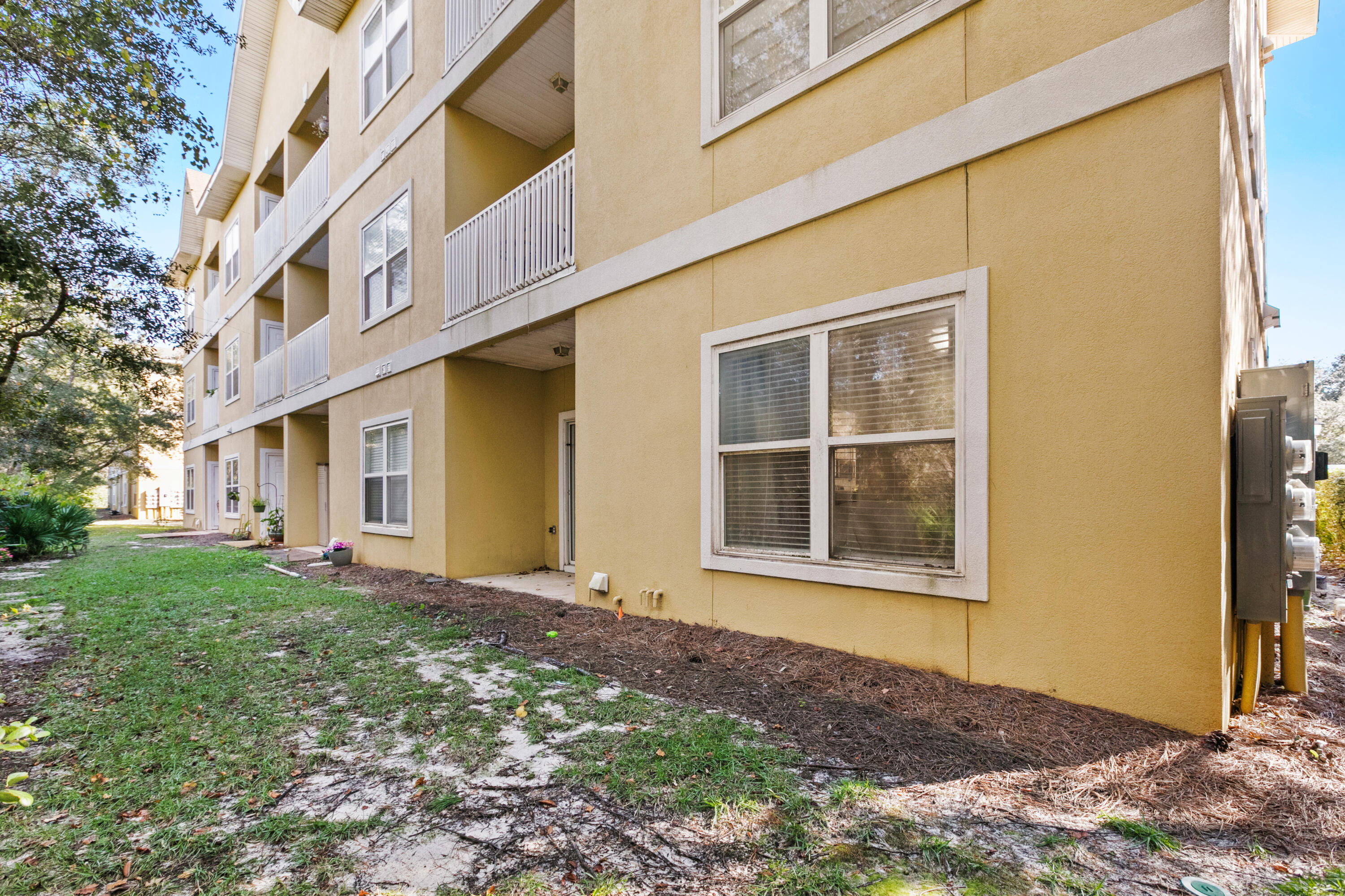 HERONS WATCH CONDO PH 4 - Residential