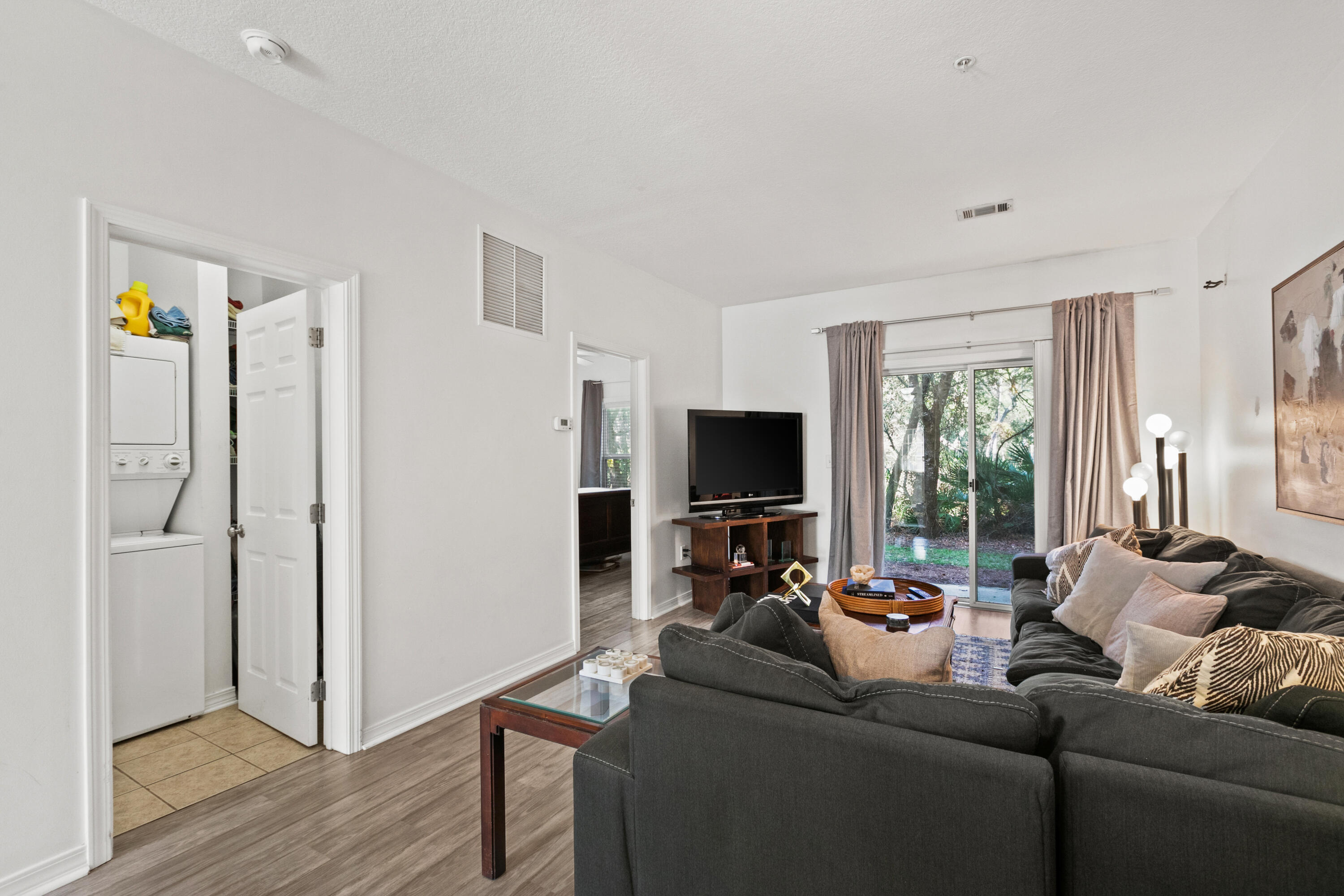 HERONS WATCH CONDO PH 4 - Residential