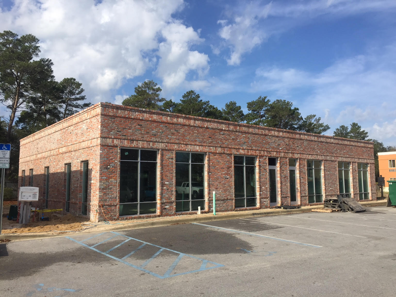 Newly constructed office space in Bluewater Bay. This 4,000 SF building is available as a whole ($1,000,000) or can be divided into 2 (2000 SF) units. This medical / professional office can accommodate many different professions. Each owner / tenant will have significant signage on the property located at each entrance and along the pylon sign on Highway 20. The landlord will provide the unit in a Vanilla Shell condition. Restrooms, HVAC, 2 x 2 ceiling with lighting, sheetrocked walls and full mechanical will be provided. Each unit will be separately metered for water & power. Owner will be responsible for additional build out needs. The price noted is for 2000 Square Feet. Come join other medical / office professionals including Dentist, Oral Surgeon, FLIR and Hurricane's restaurant.