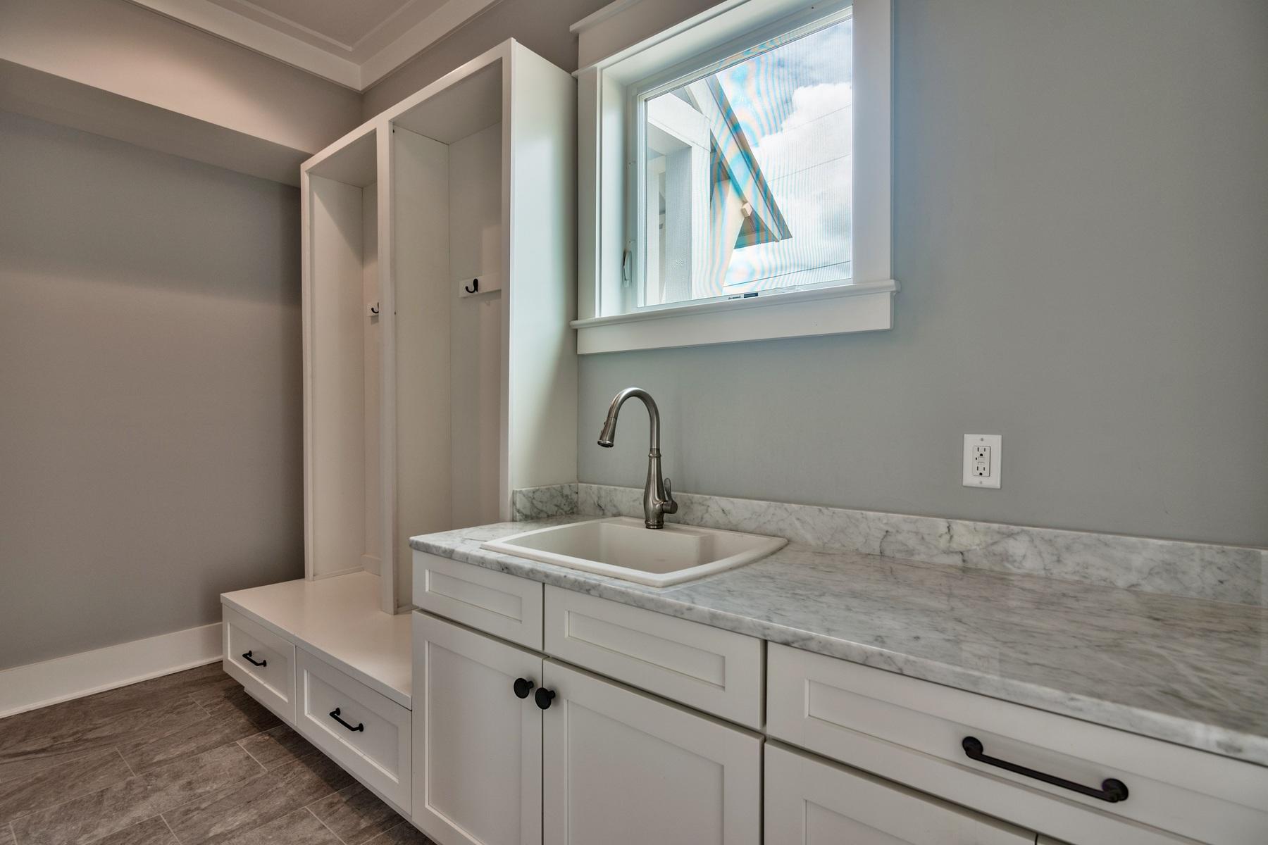 BEACH HIGHLANDS - Residential