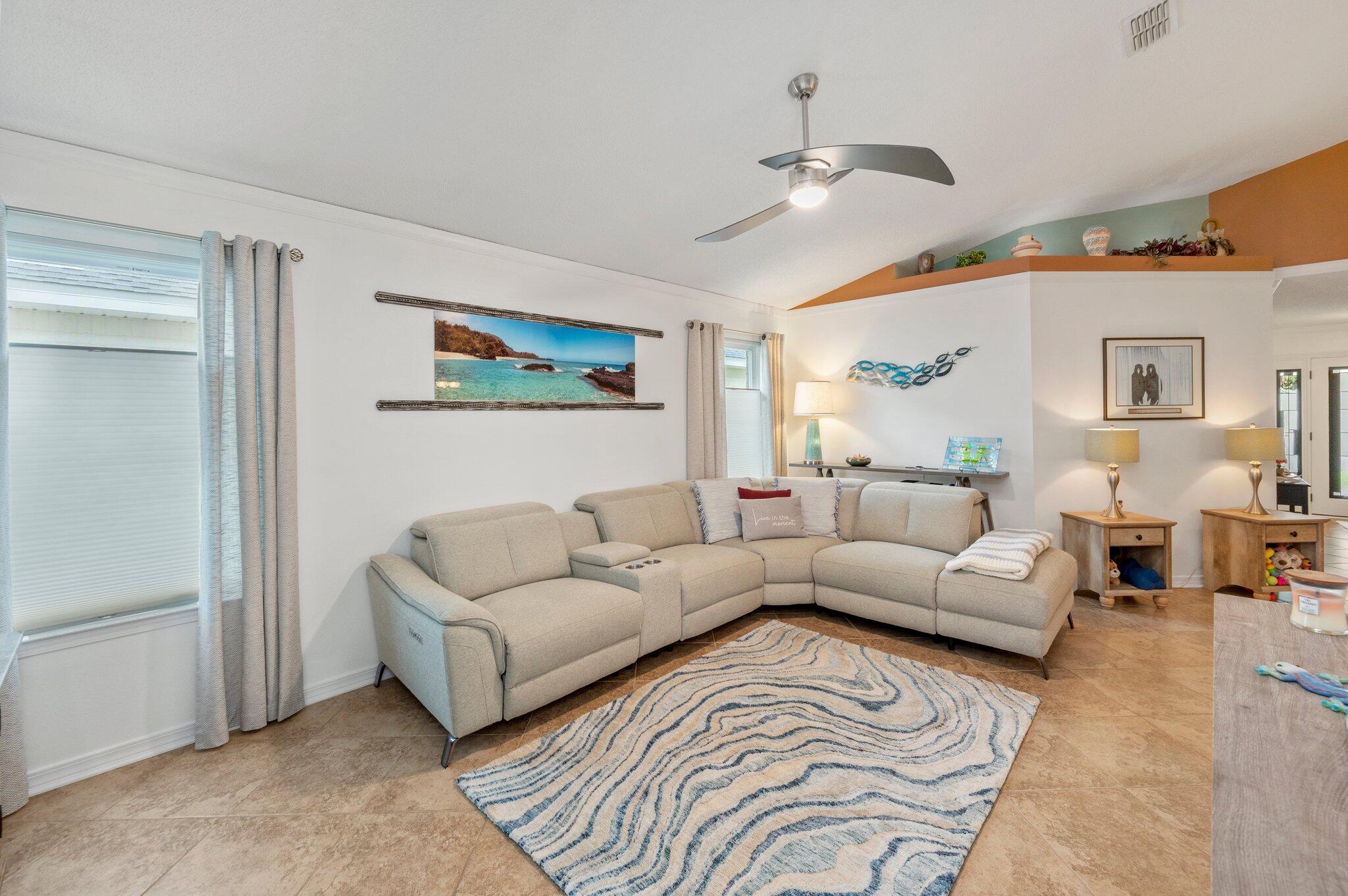 PARADISE RETREAT - Residential