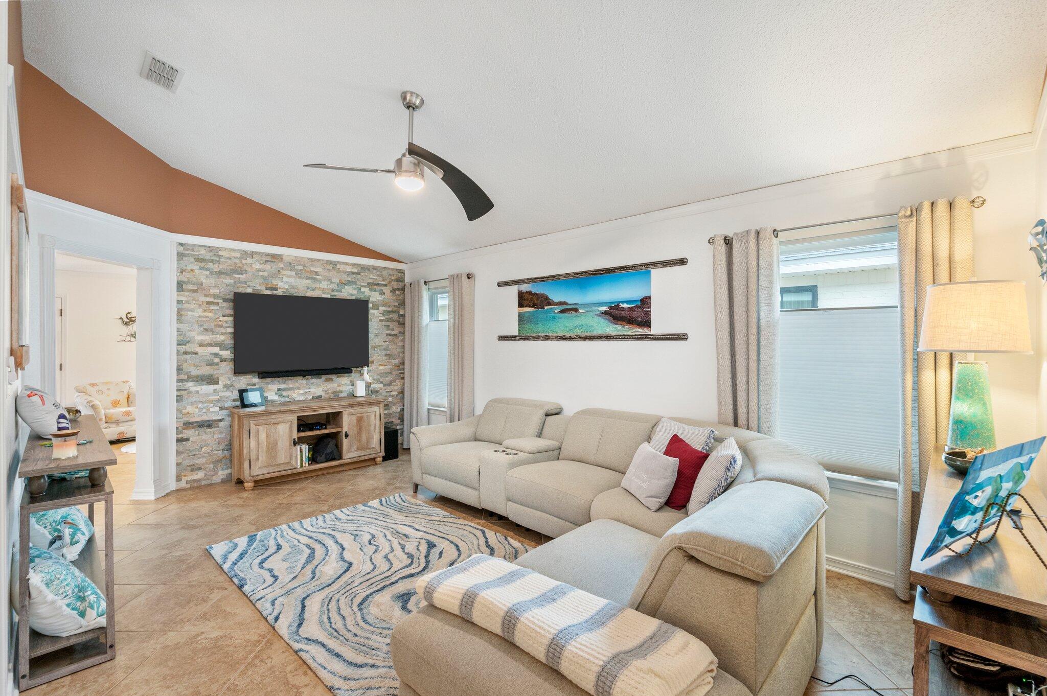PARADISE RETREAT - Residential