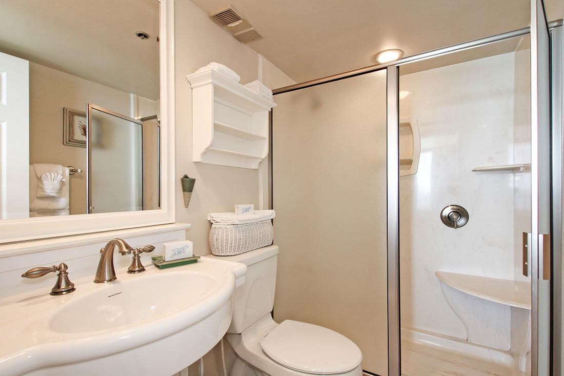 ONE SEAGROVE PLACE CONDOMINIUMS - Residential