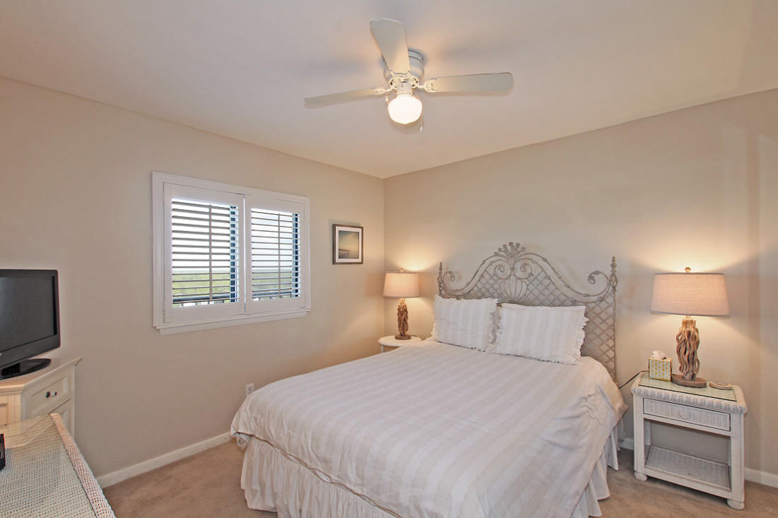 ONE SEAGROVE PLACE CONDOMINIUMS - Residential