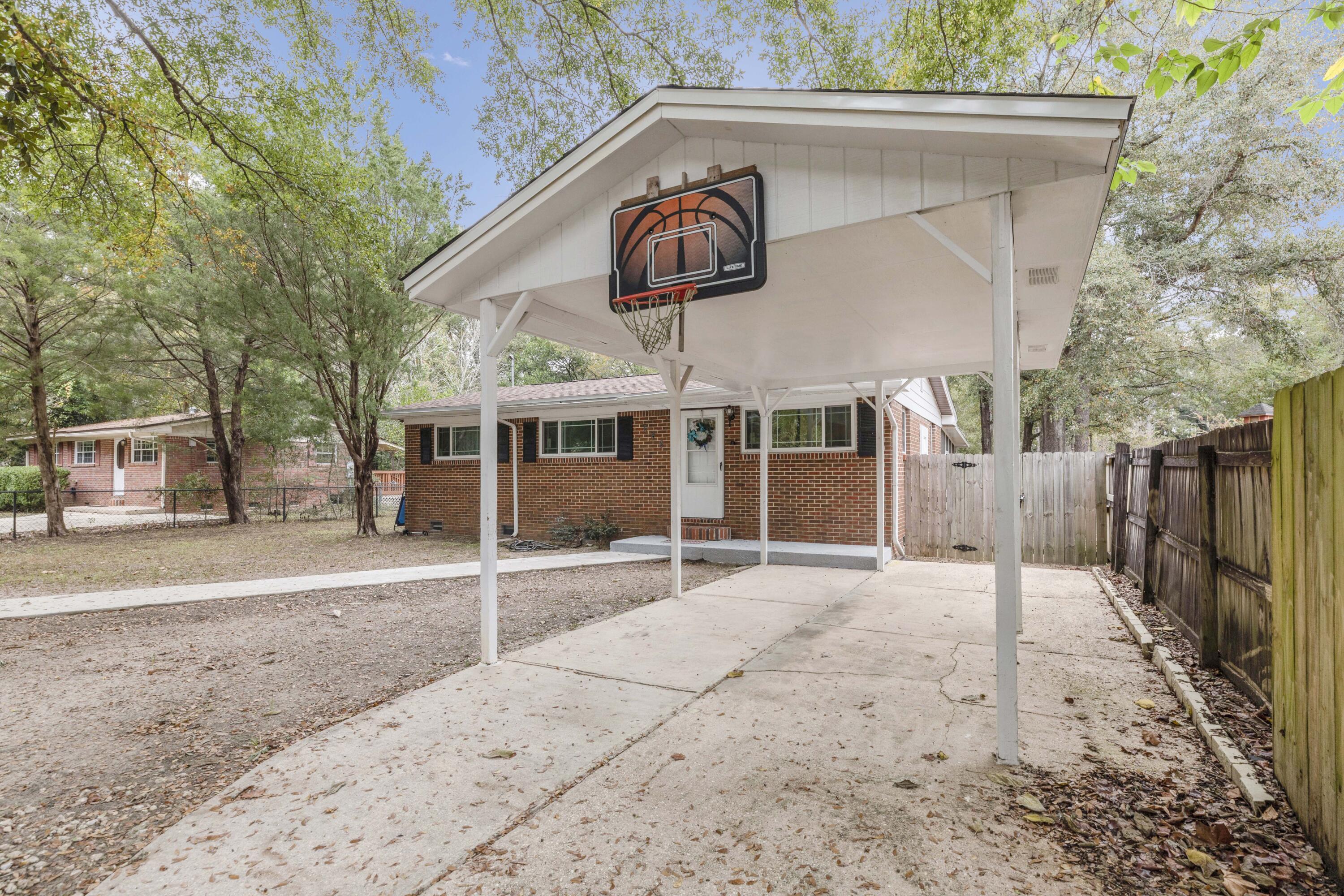 CRESTVIEW (231100.00) - Residential