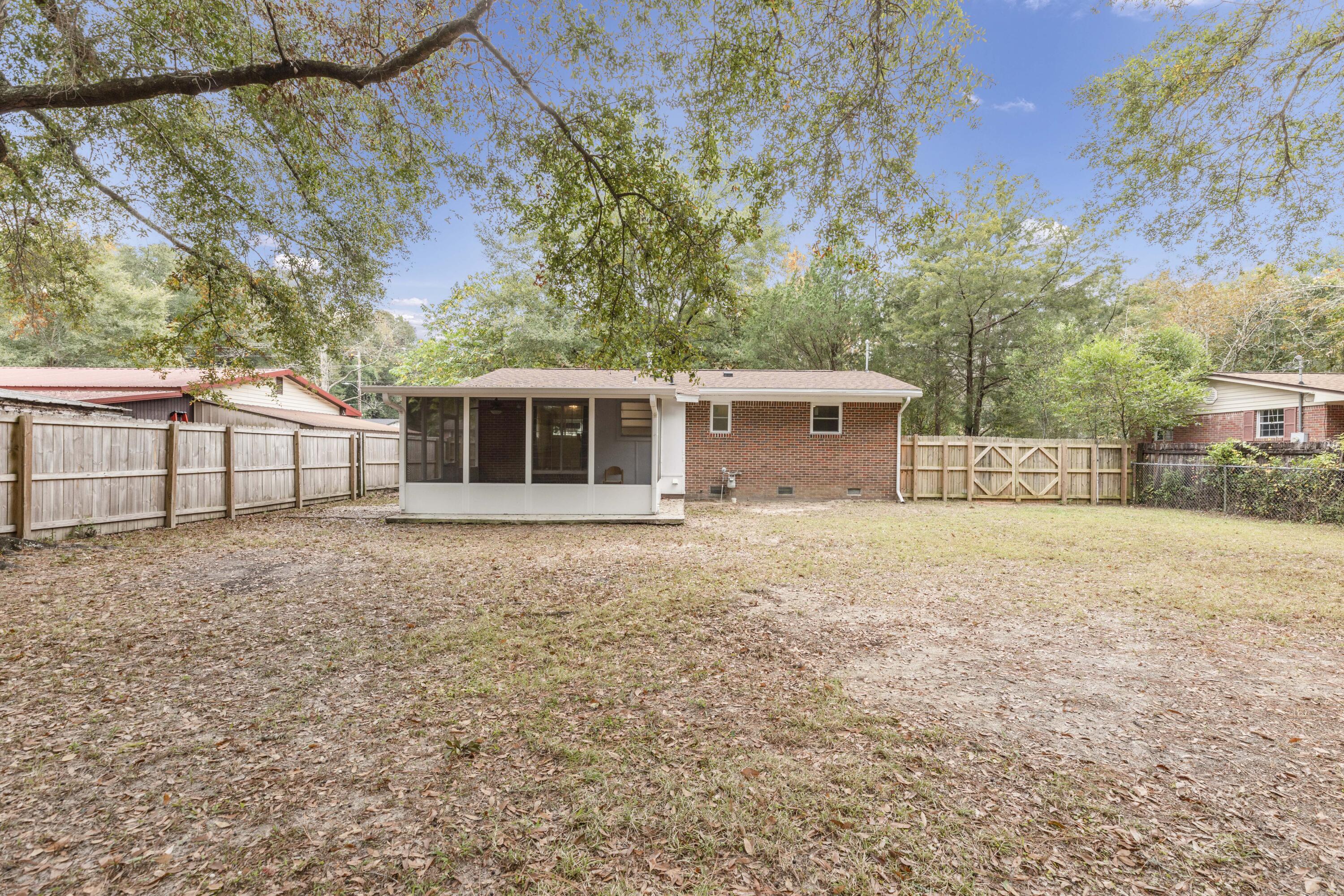 CRESTVIEW (231100.00) - Residential