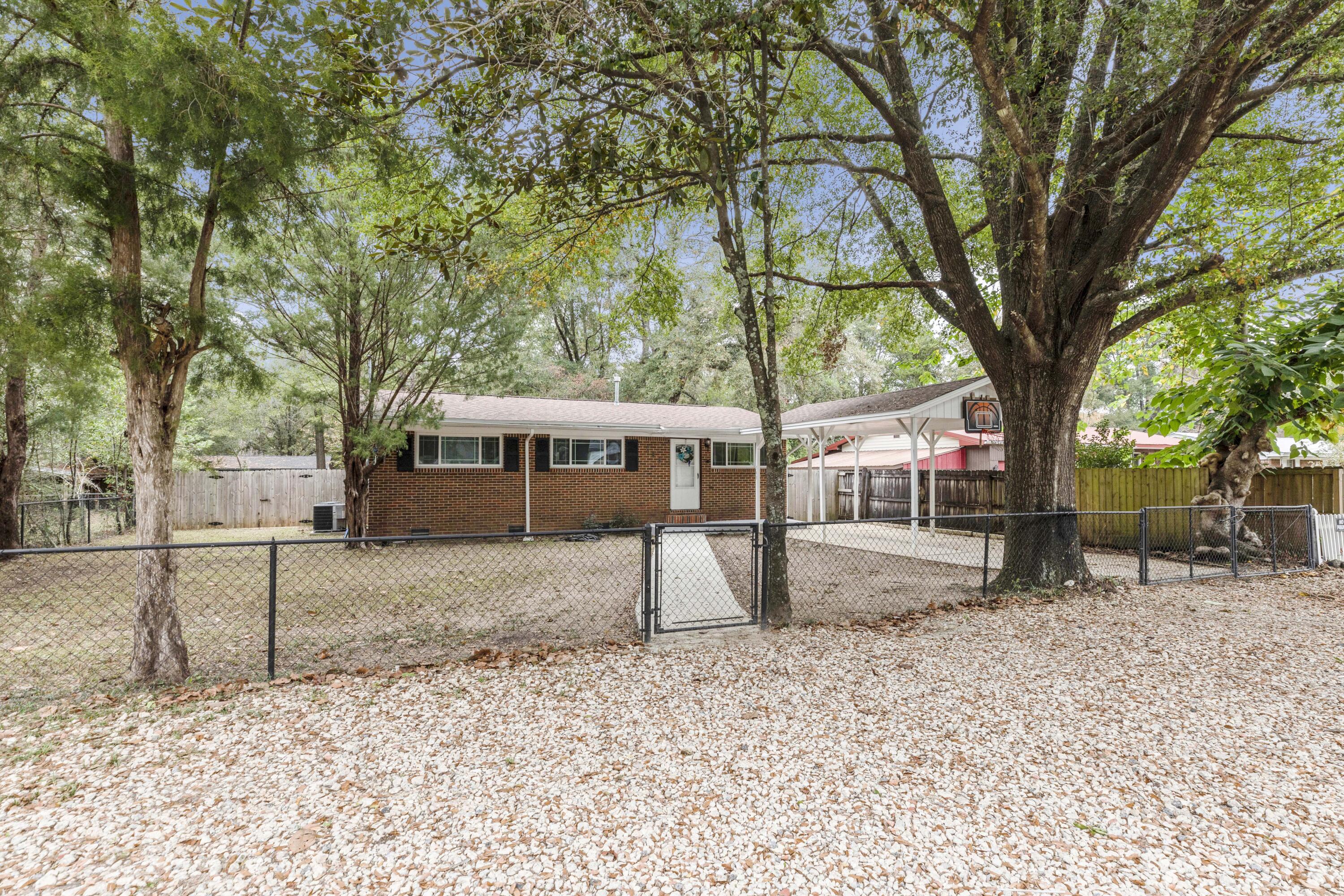 CRESTVIEW (231100.00) - Residential