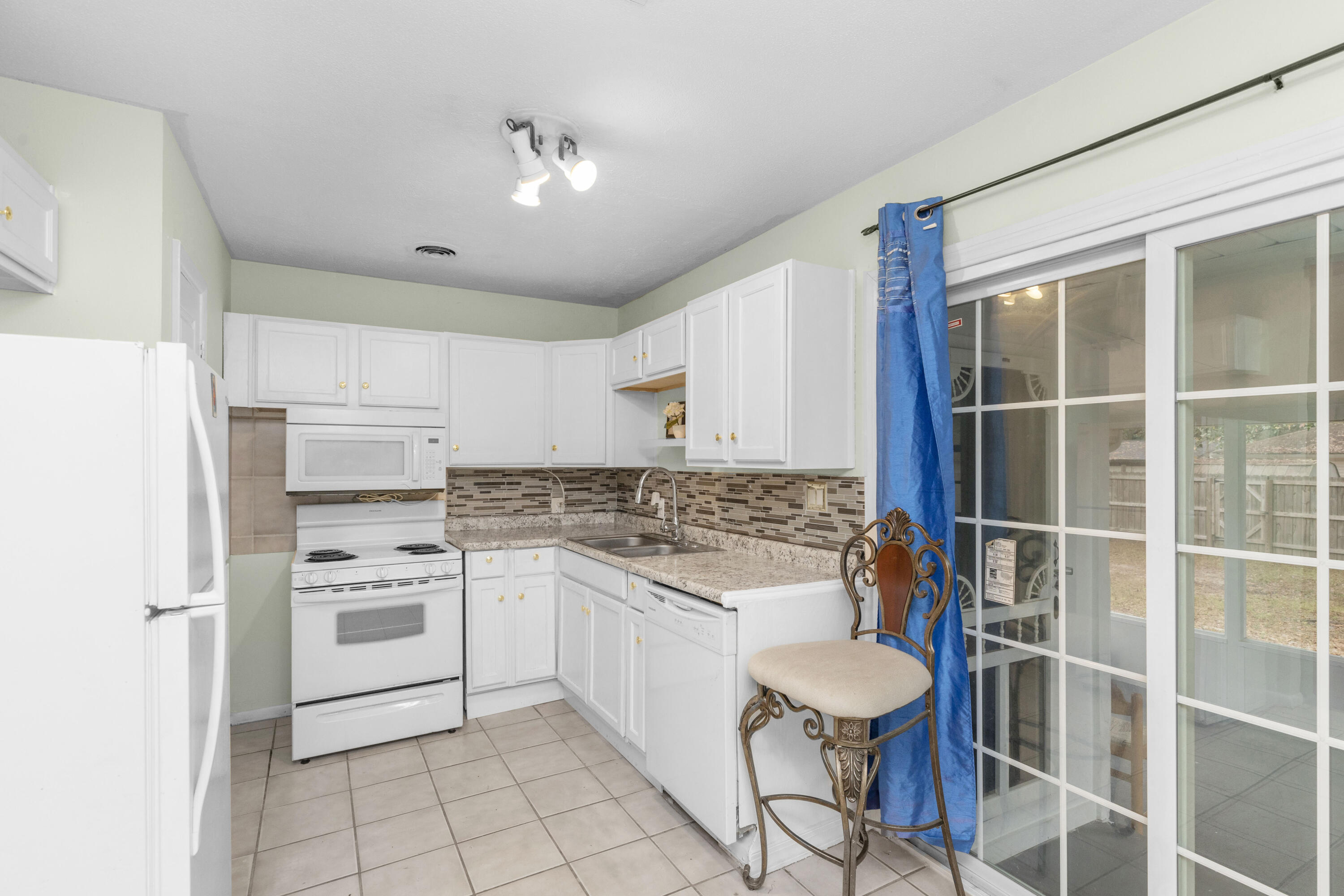 CRESTVIEW (231100.00) - Residential