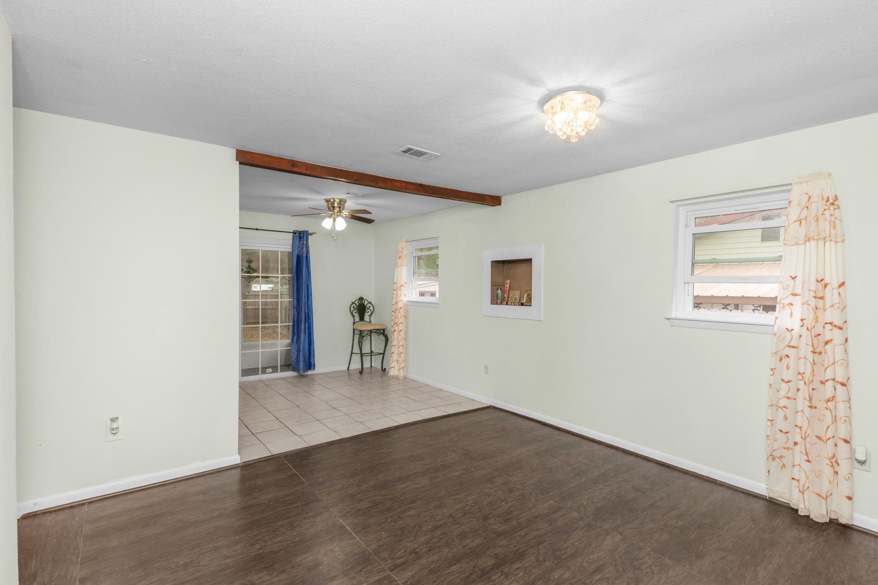 CRESTVIEW (231100.00) - Residential