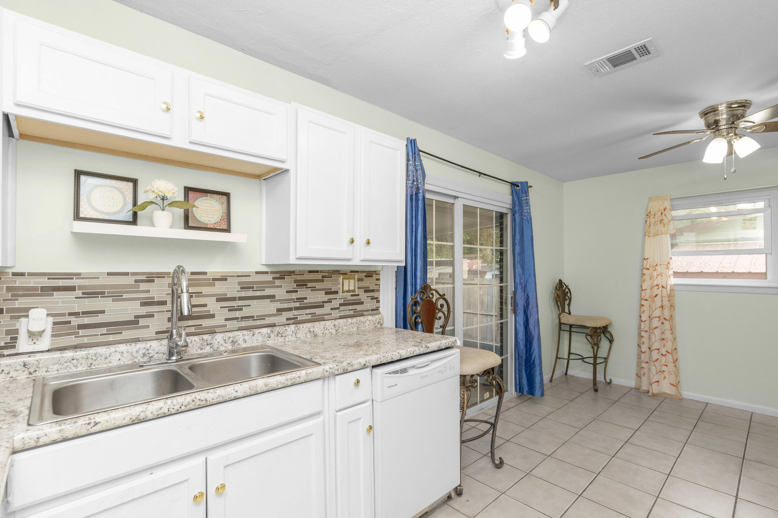 CRESTVIEW (231100.00) - Residential