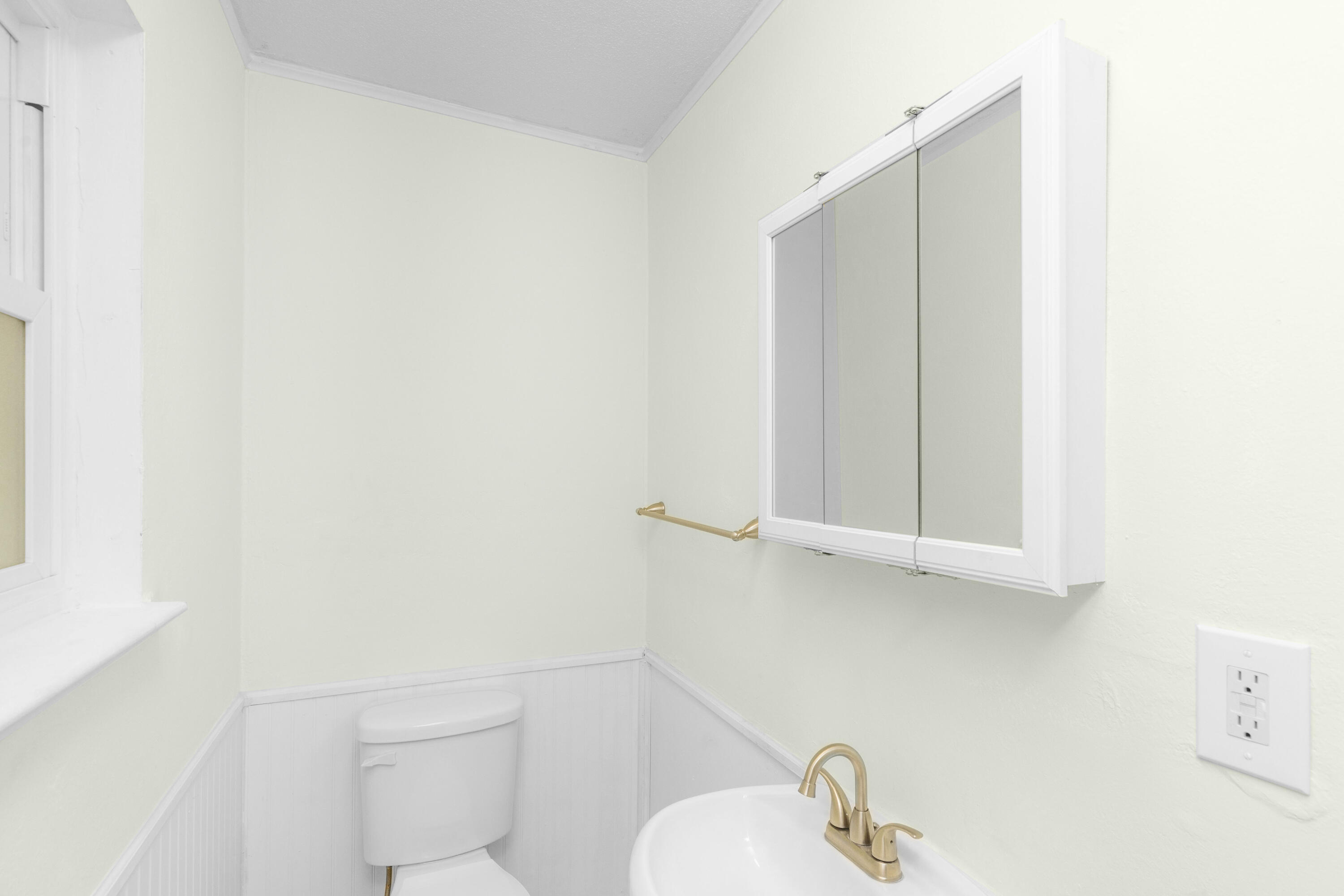 CRESTVIEW (231100.00) - Residential