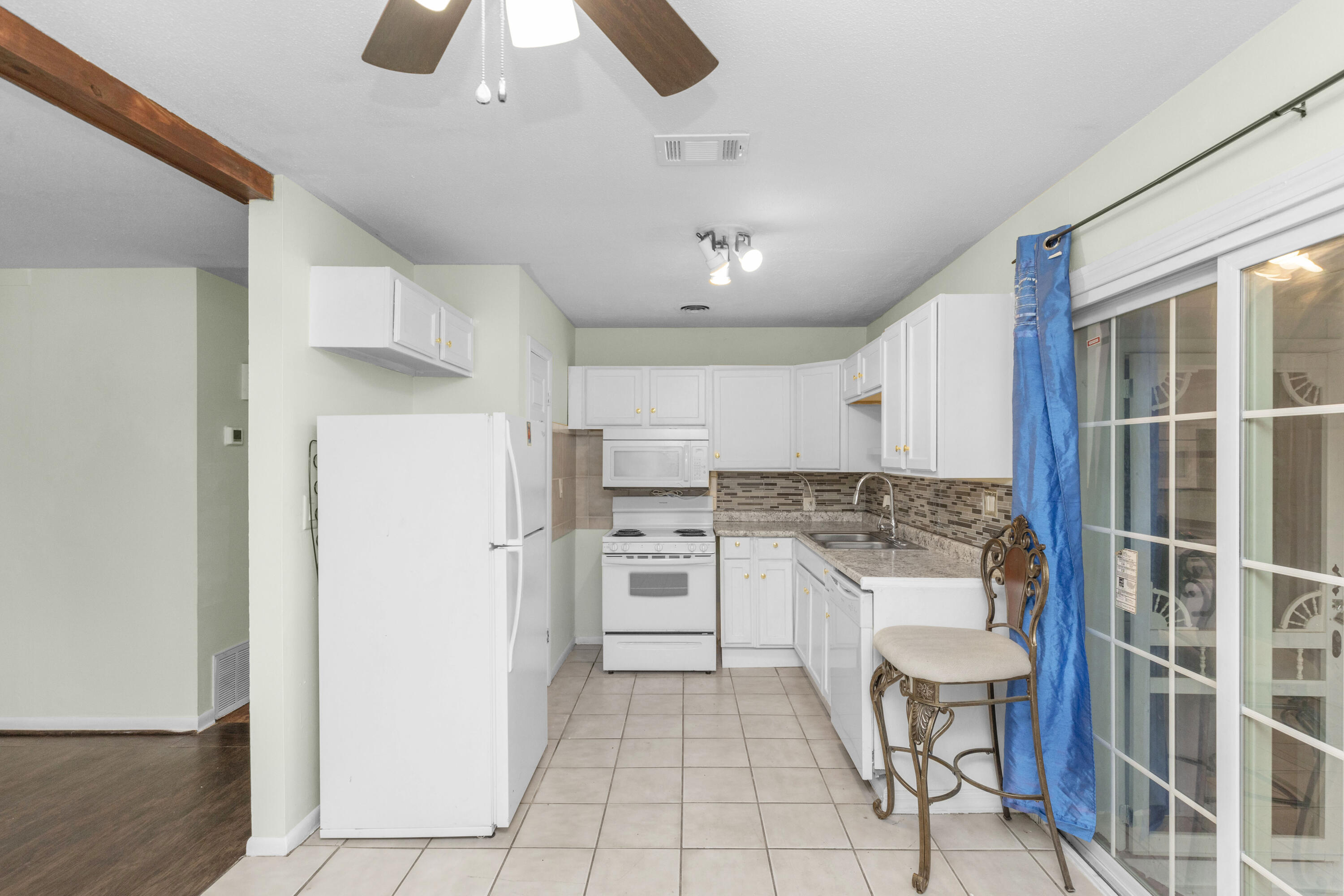 CRESTVIEW (231100.00) - Residential