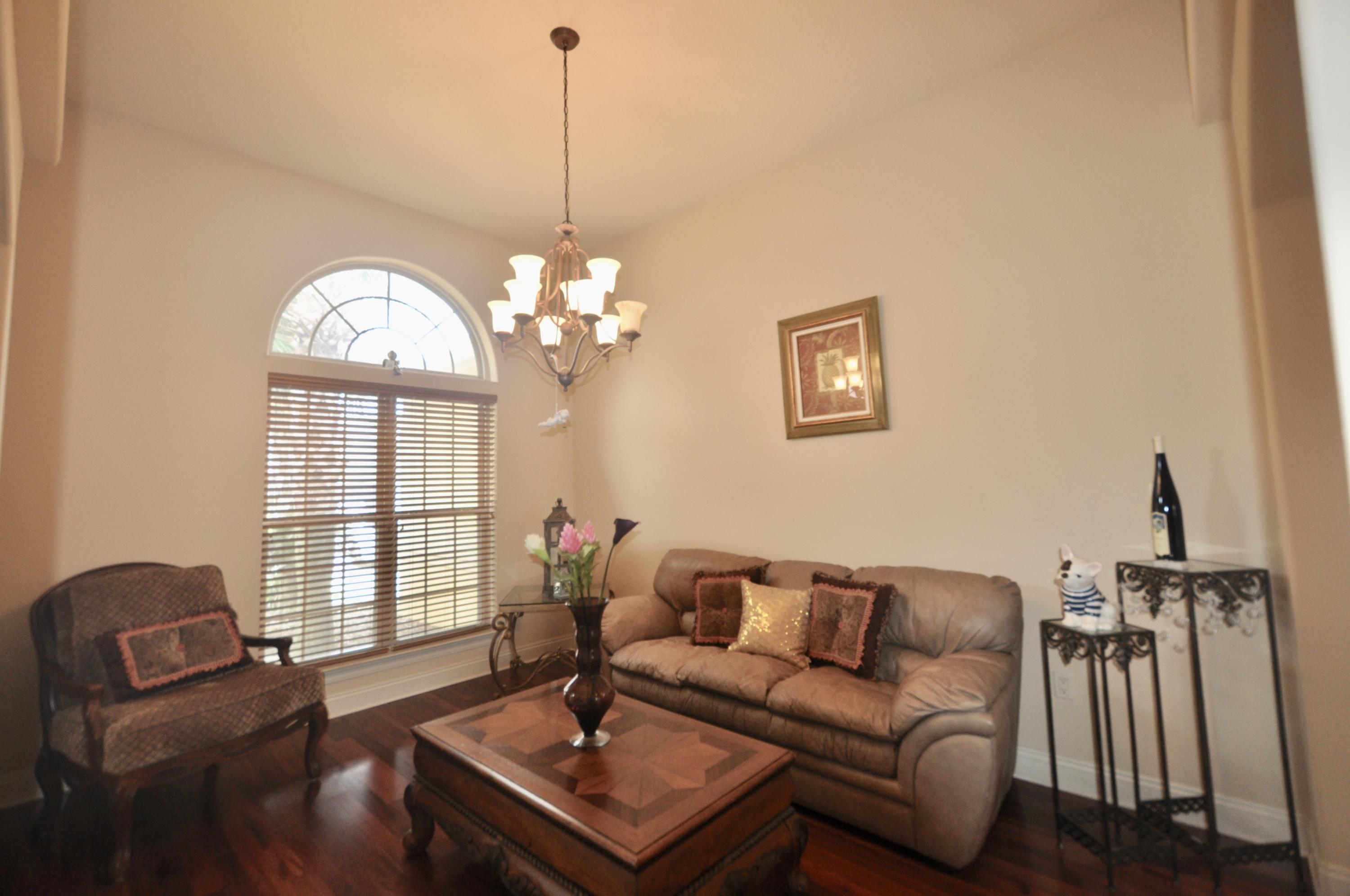 CHARDONNAY ESTATES - Residential