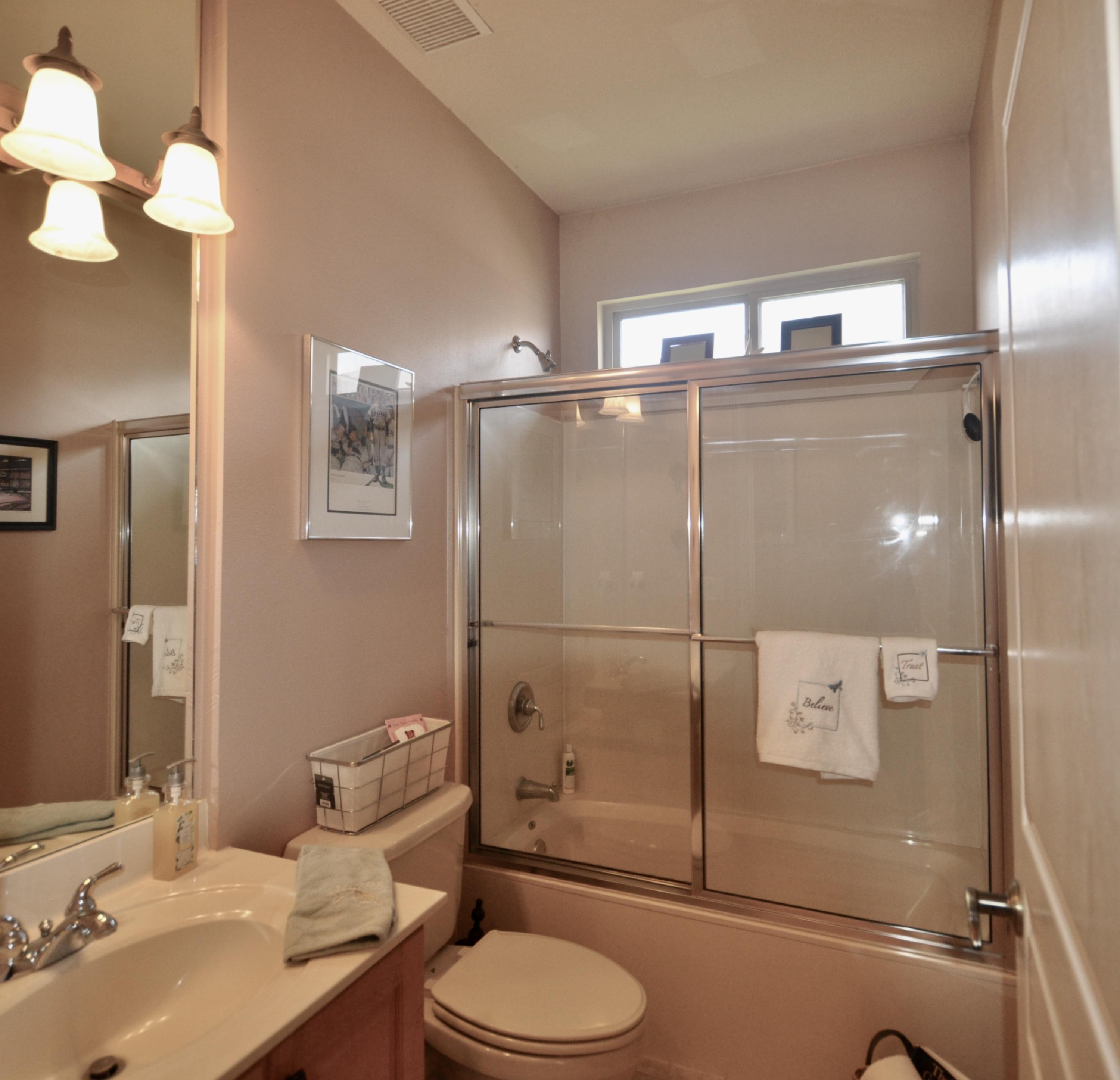 CHARDONNAY ESTATES - Residential