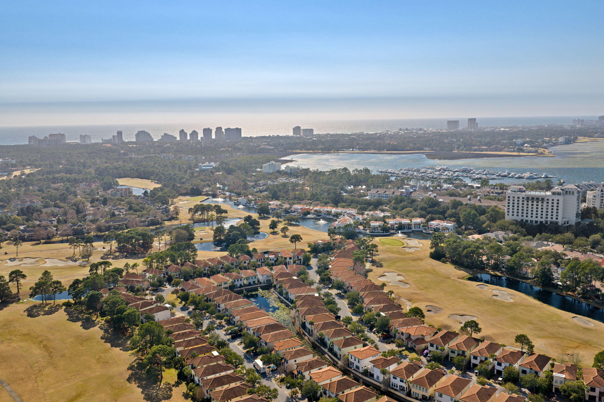 VILLA LAGO - Residential