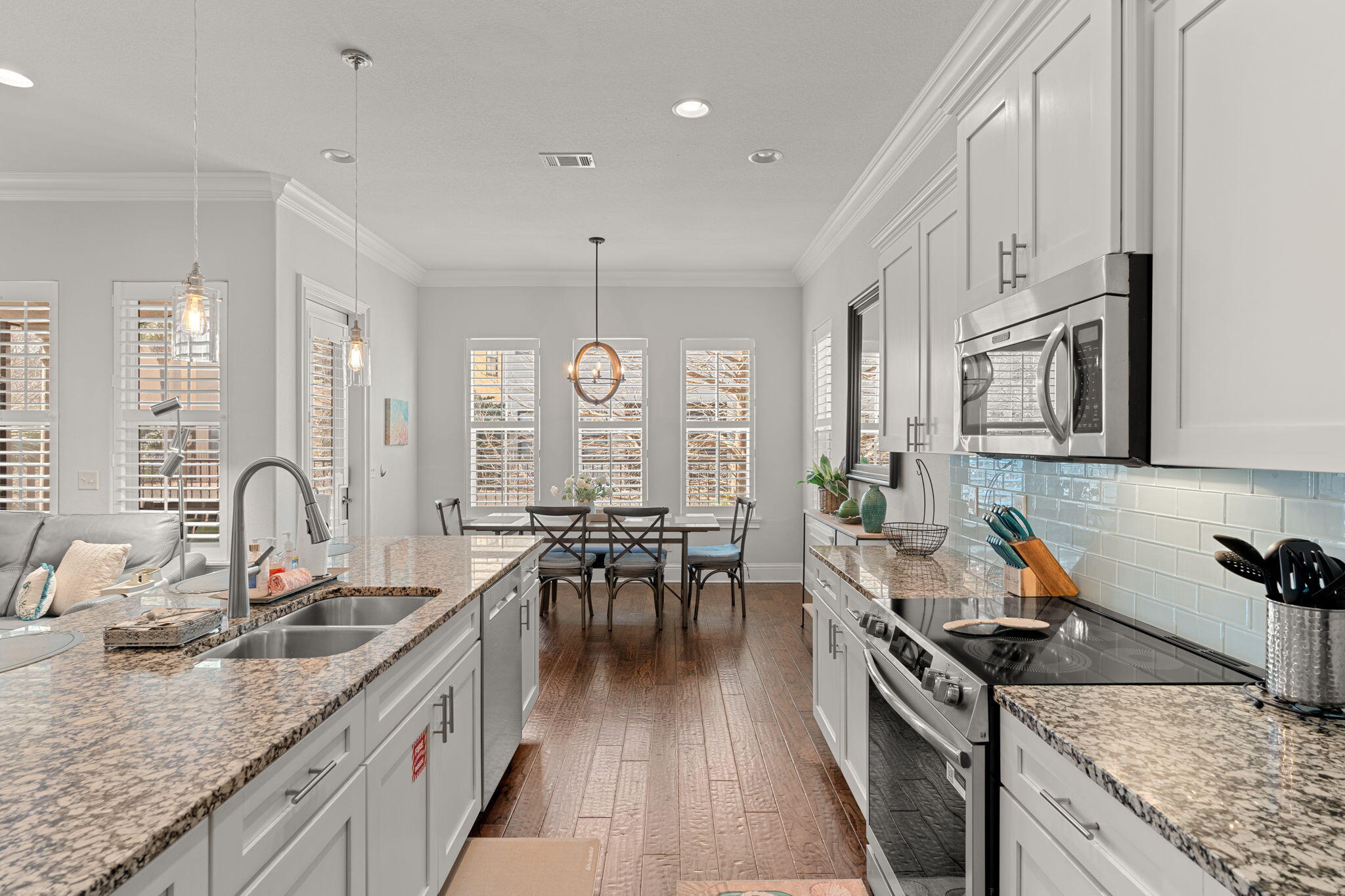 VILLA LAGO - Residential