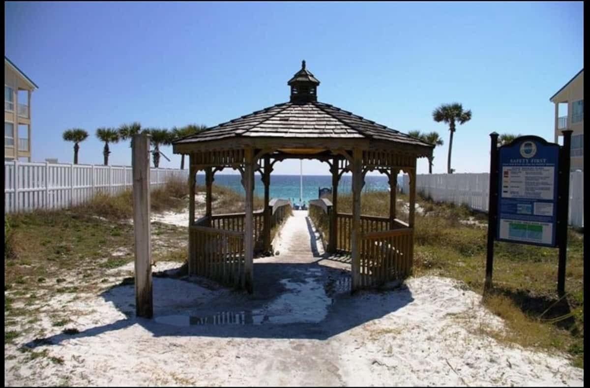 VILLAGE OF CRYSTAL BEACH - Residential
