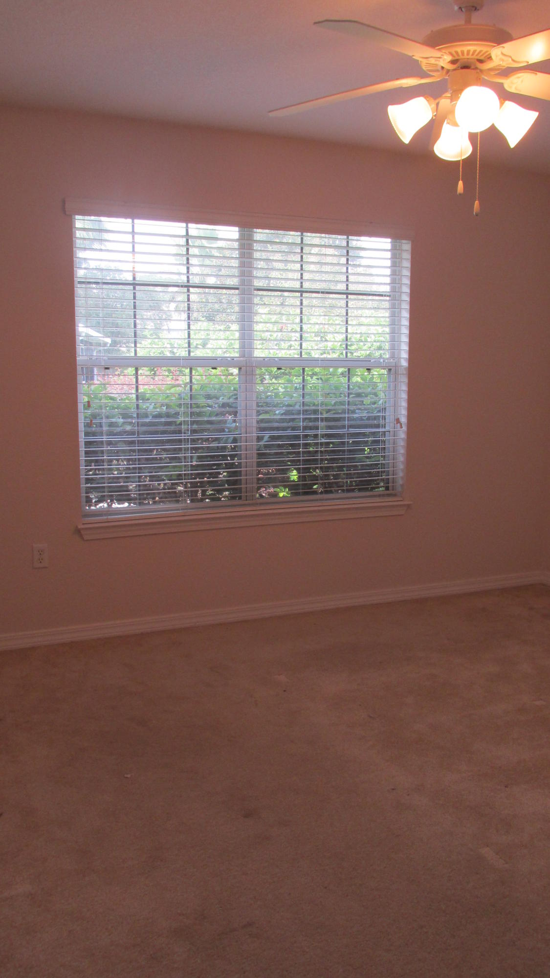 EMERALD LAKES PH 1 - Residential Lease