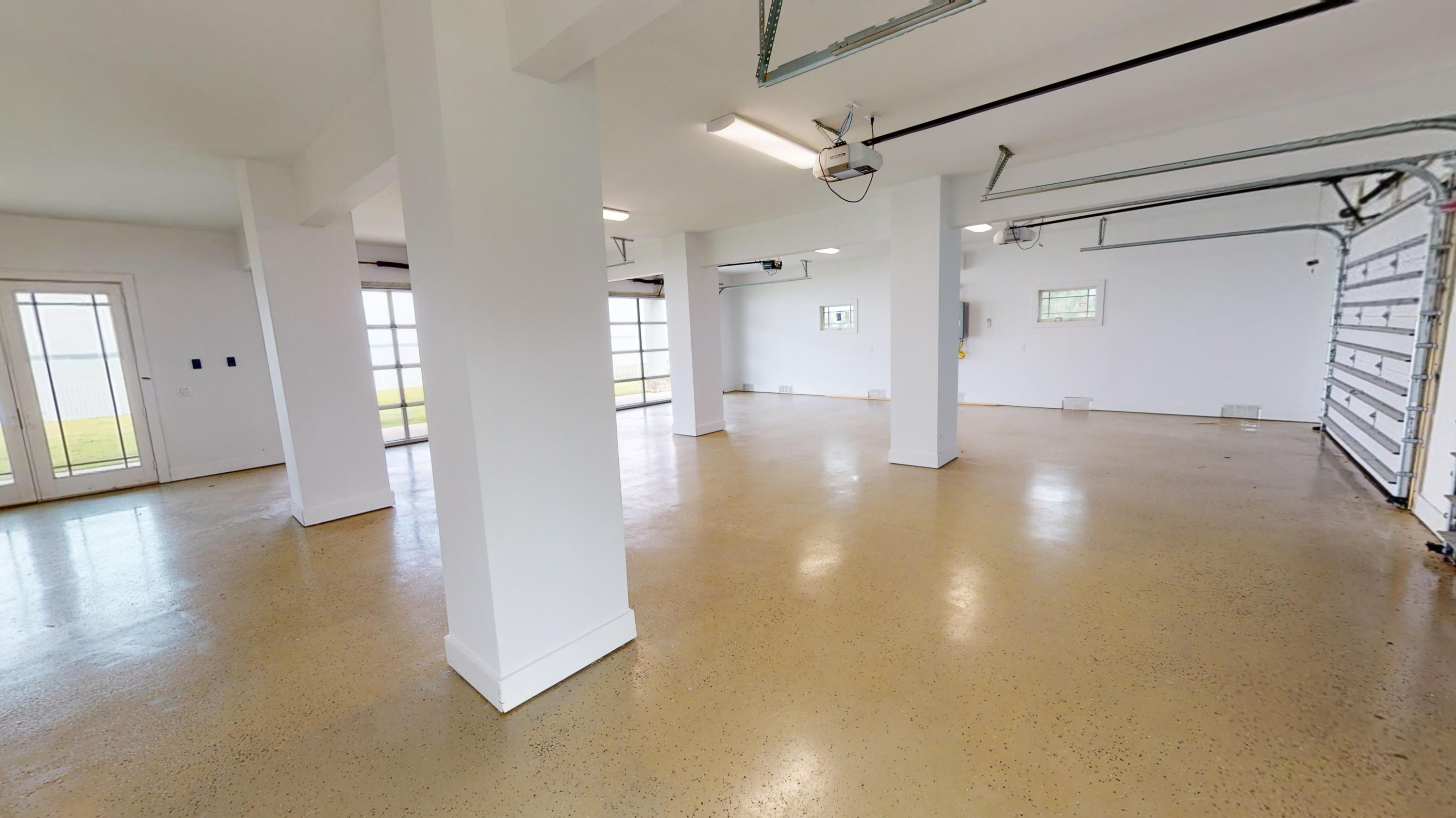 PALE MOON ESTATES - Residential