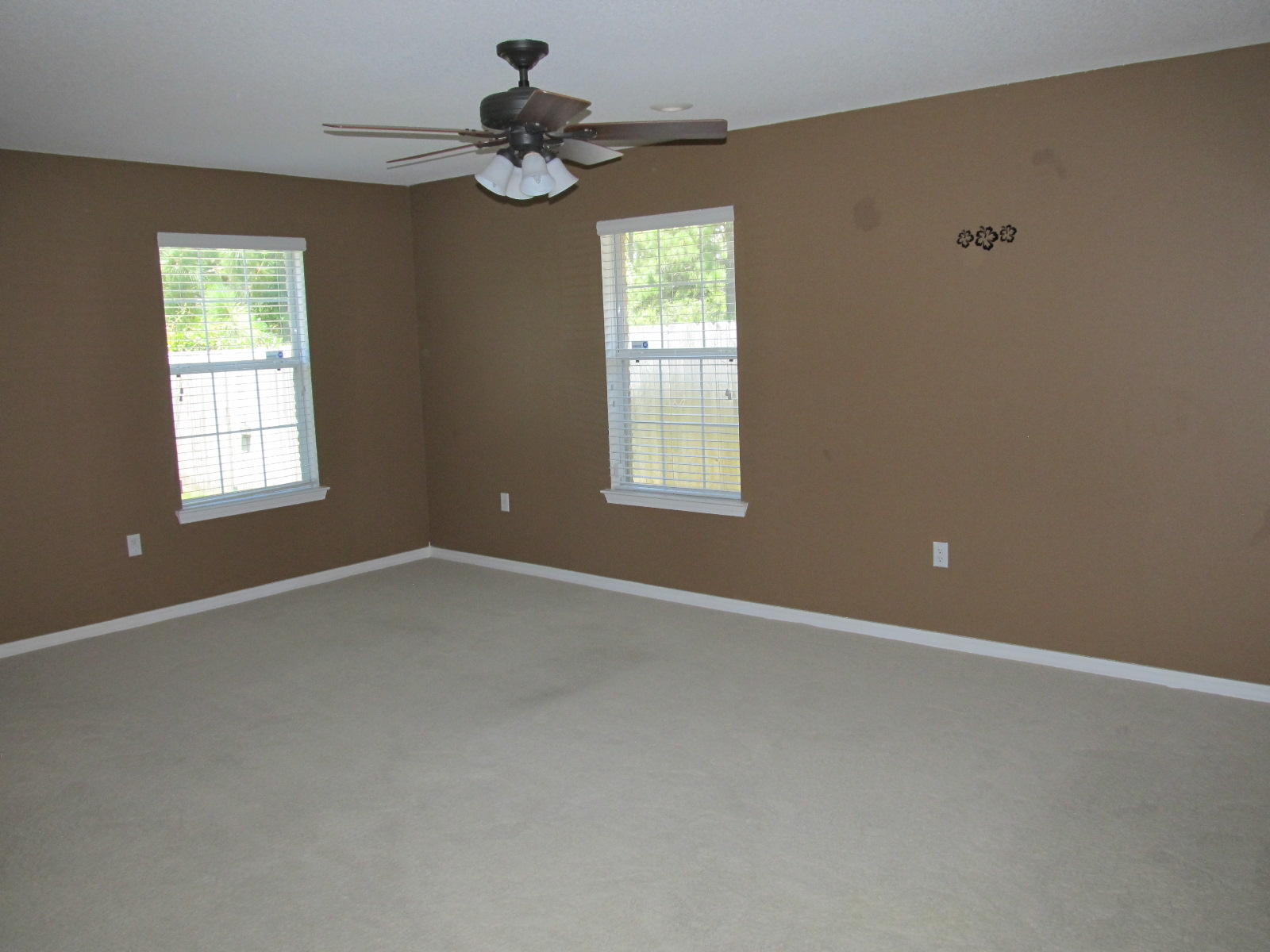 EMERALD VILLAGE S/D - Residential