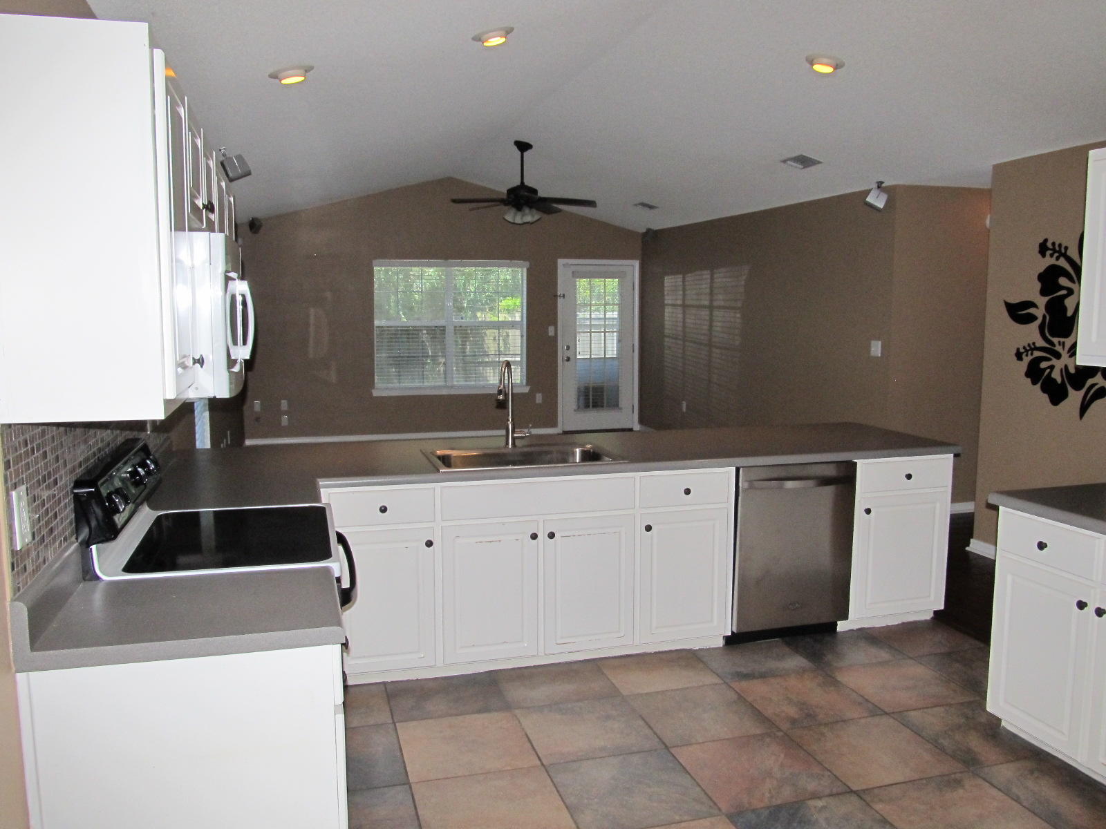 EMERALD VILLAGE S/D - Residential