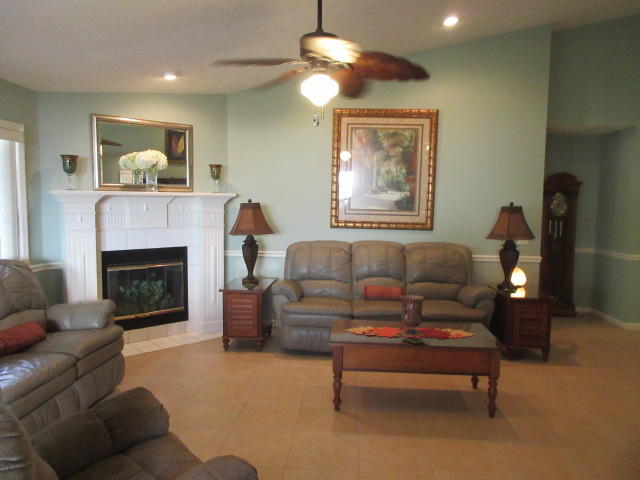 EMERALD WALK - Residential