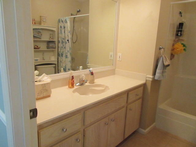 EMERALD WALK - Residential