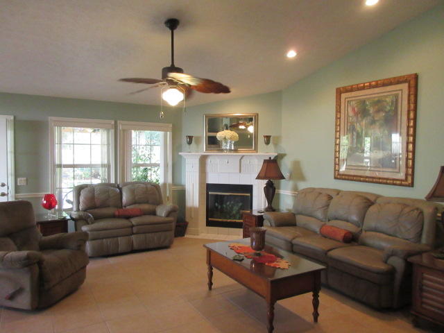 EMERALD WALK - Residential