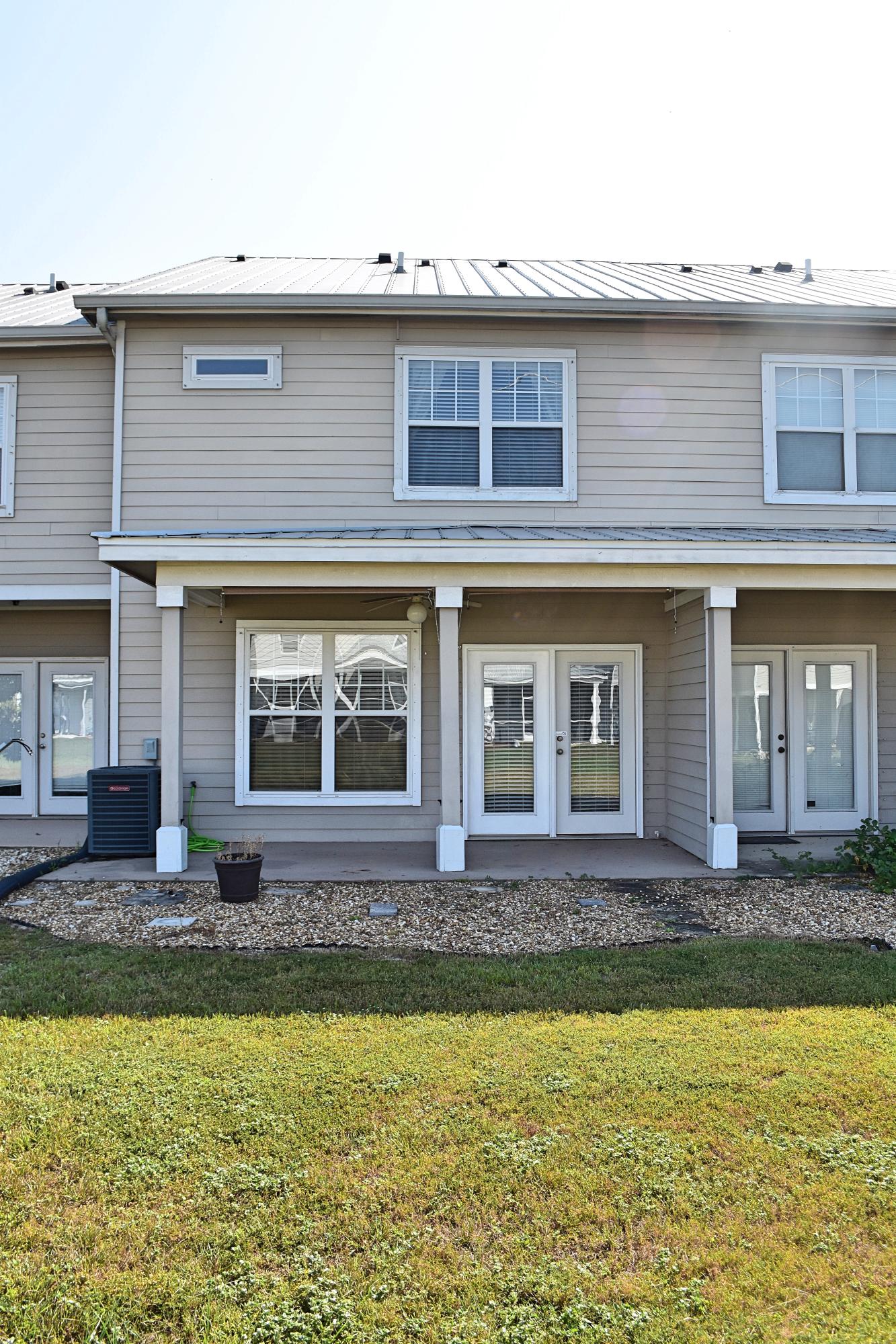 VERANDAS OF FREEPORT, THE - Residential Lease