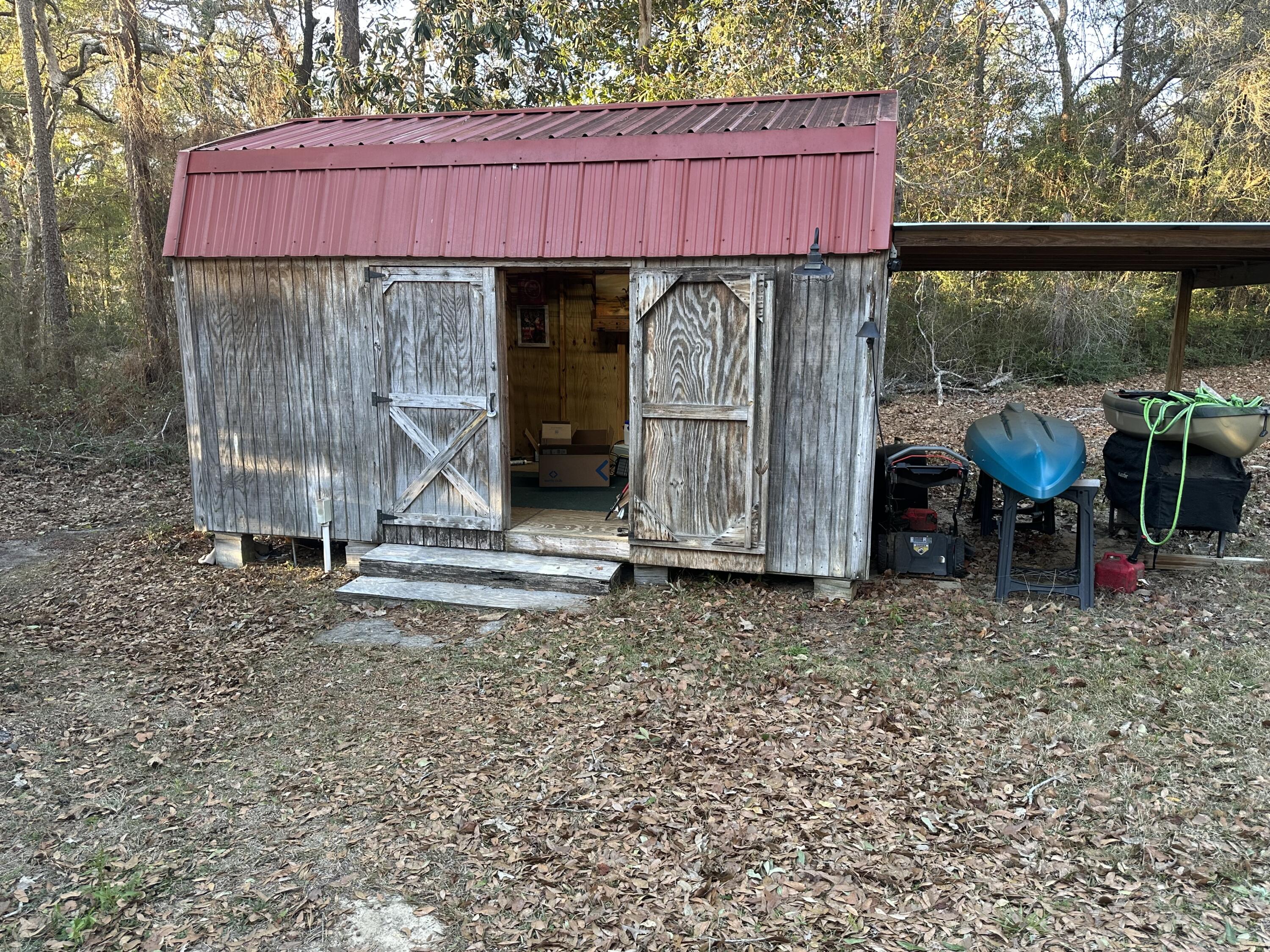 NO RECORDED SUBDIVISION - Residential