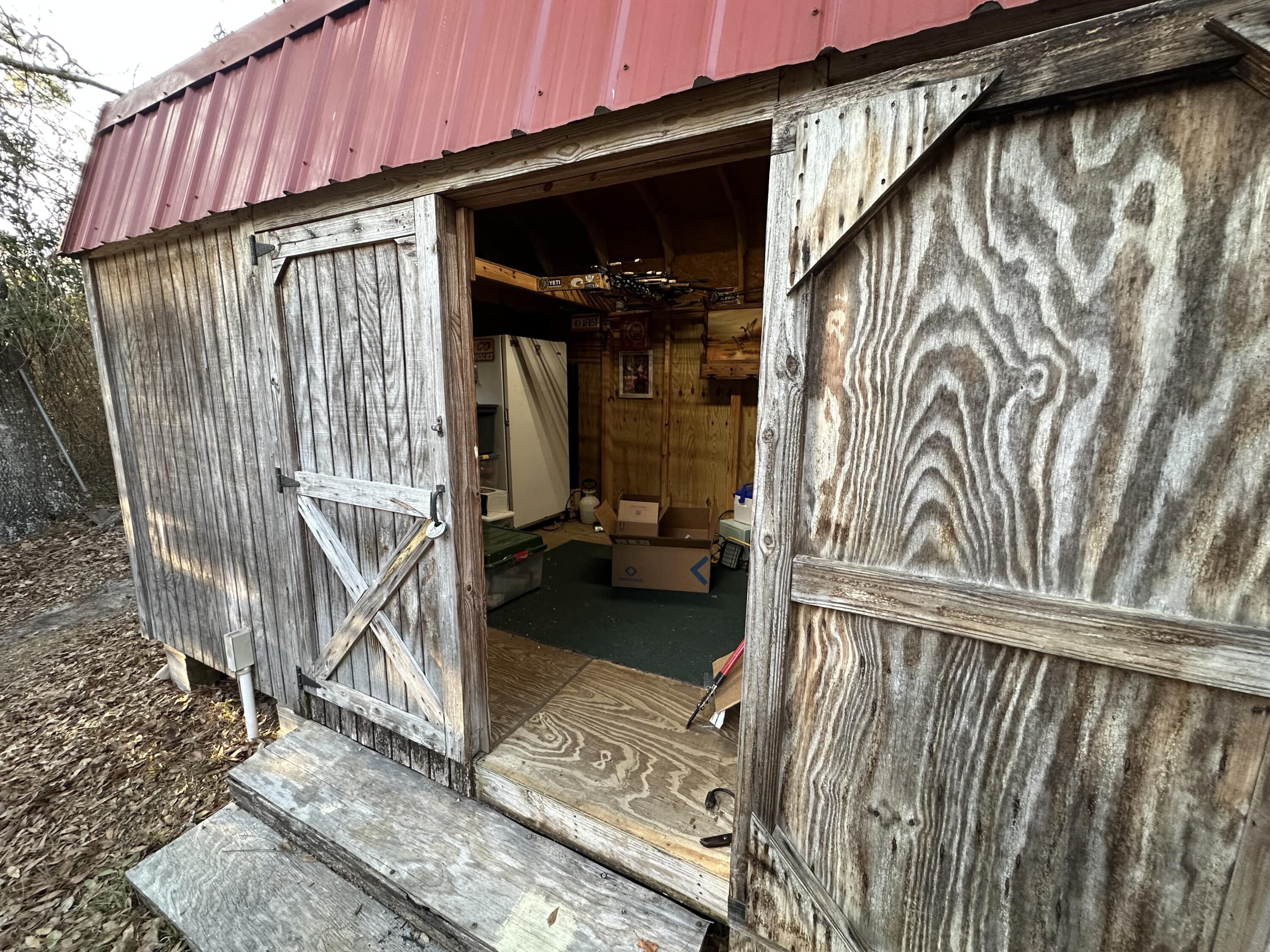 NO RECORDED SUBDIVISION - Residential