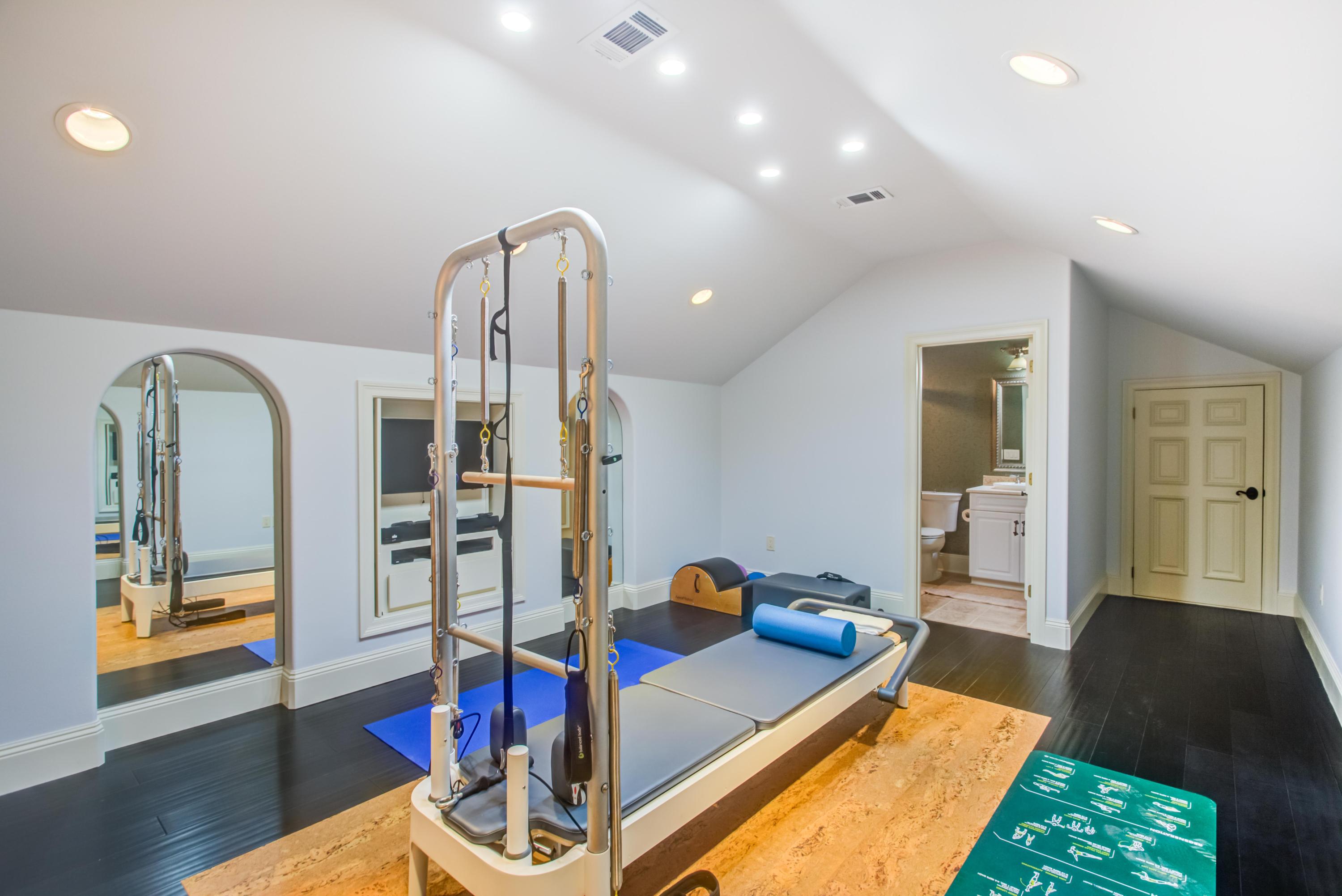 BURNT PINE - Residential