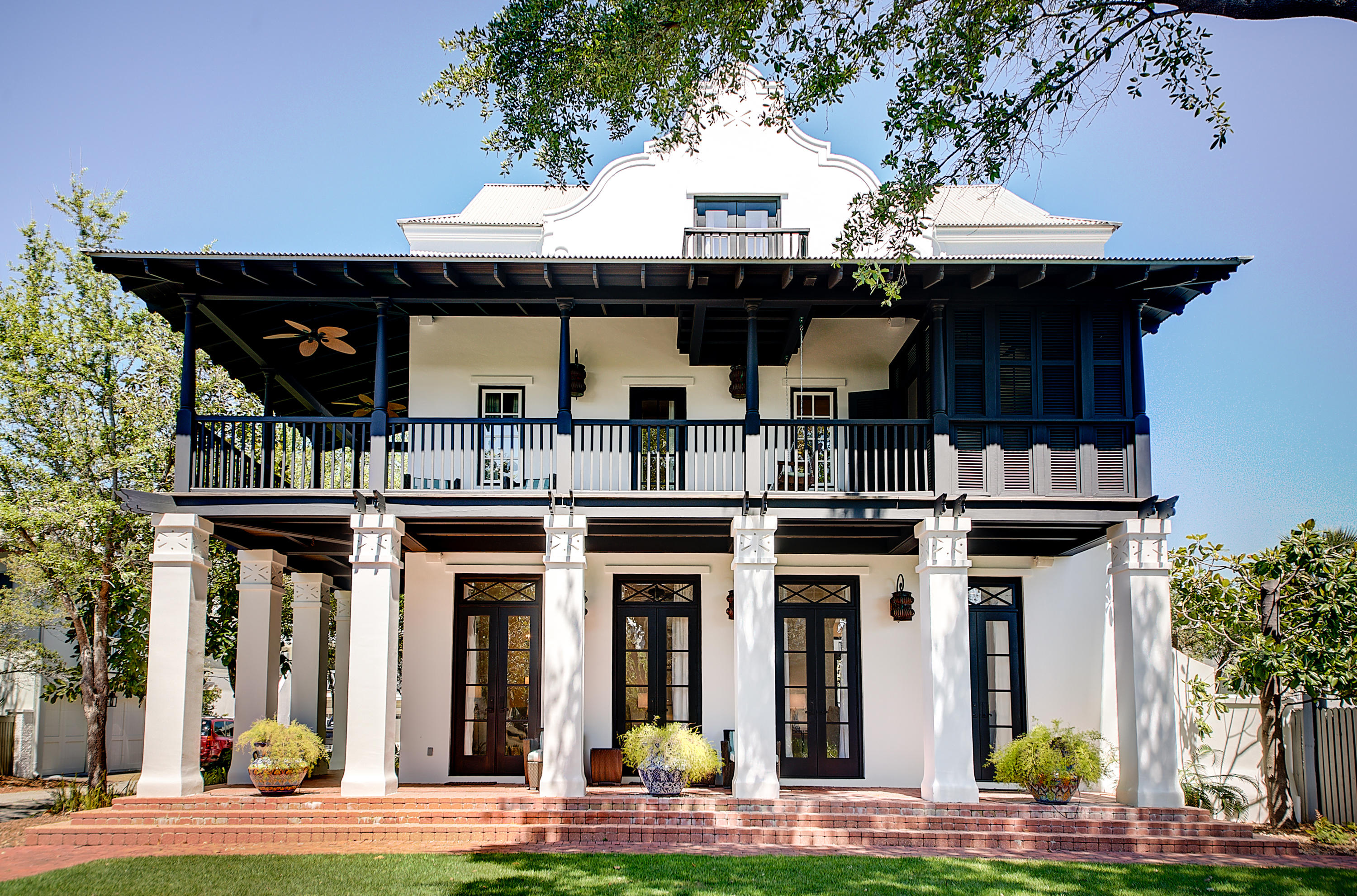 Fully renovated, this remarkable home in Rosemary Beach sits on Abaco park, in a private setting south of Hwy. 30-A and a short stroll to the beach. The home evokes the feel and charm of coastal living with all new furnishings and a complete updating in latest designer styling and color schemes by ''The Tracery''. No expense has been spared to provide new kitchen counter tops, custom cabinetry, all new Subzero, Wolf and Electrolux appliances, all baths have been updated with marble flooring, stone counter tops, new vanities, faucets and plumbing fixtures, new chandeliers and lighting throughout, refinished hardwood floors and fully painted inside and out. A stunning transformation carefully managed in every detail to provide the latest of what is currently the trend in style and design.