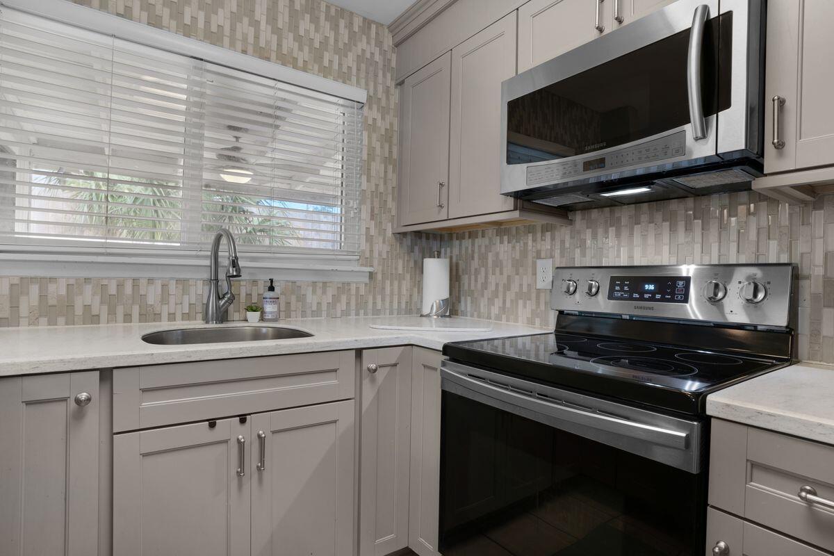 SEASCAPE CONDO TENNIS VILLAGE - Residential