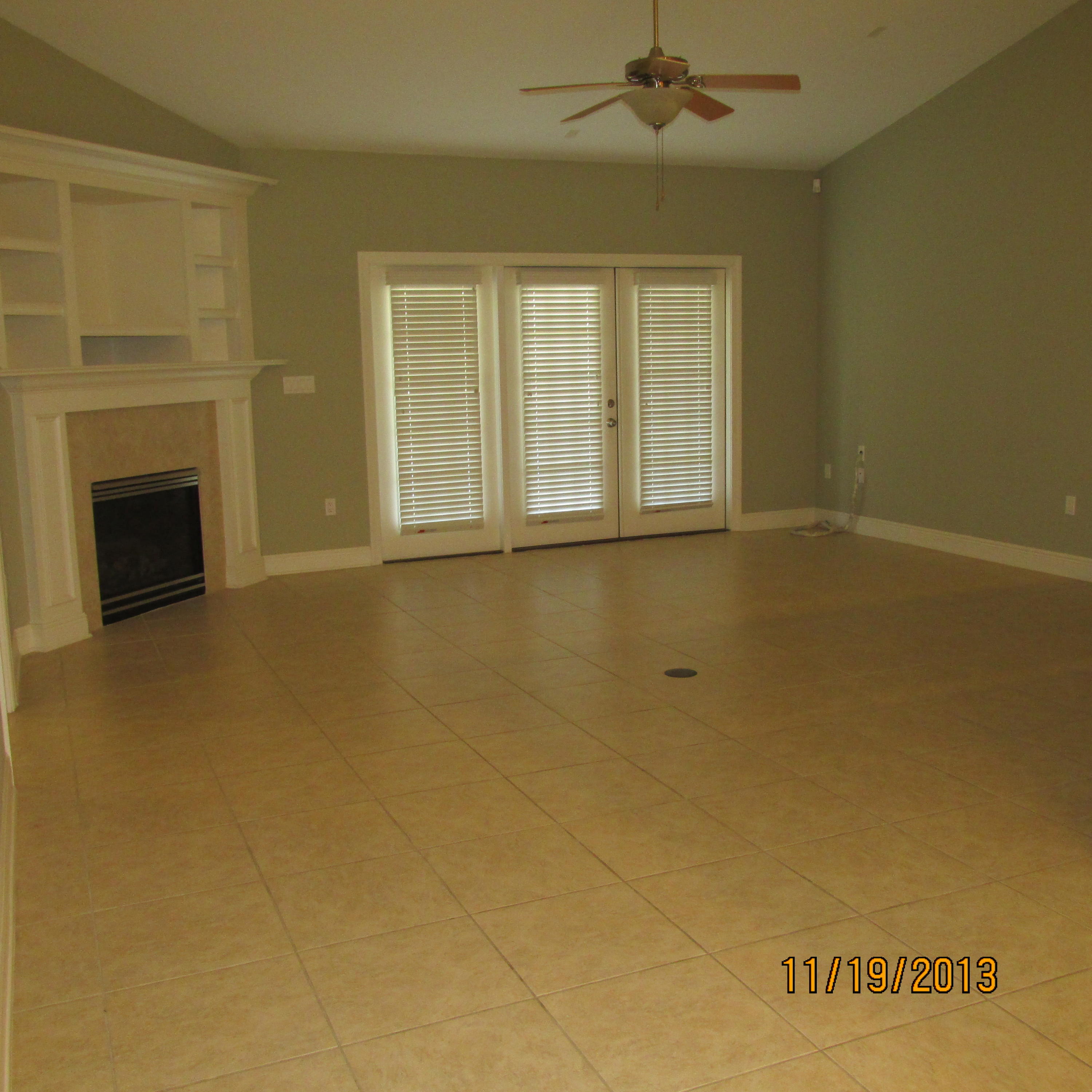 DIAMOND LAKES - Residential Lease