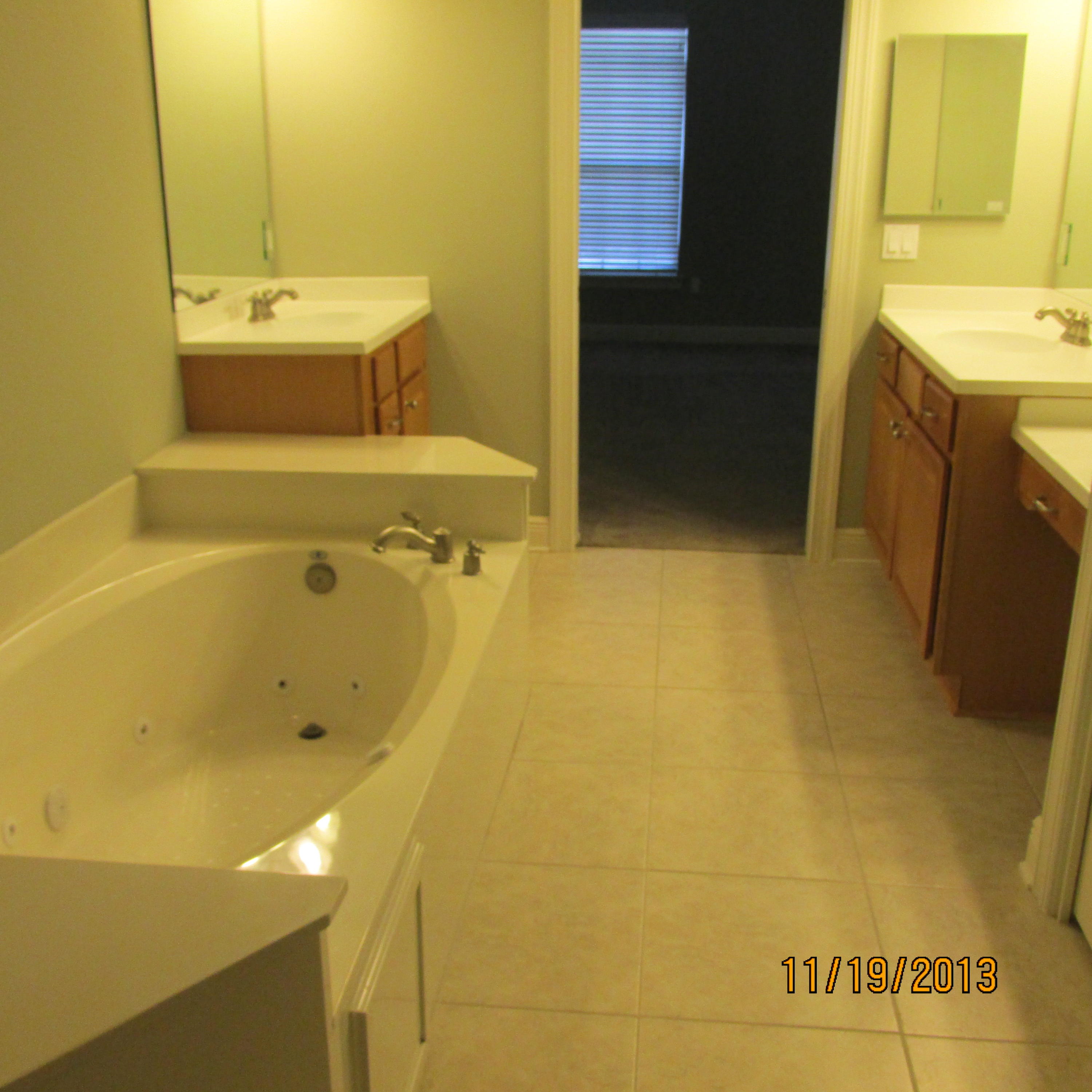 DIAMOND LAKES - Residential Lease